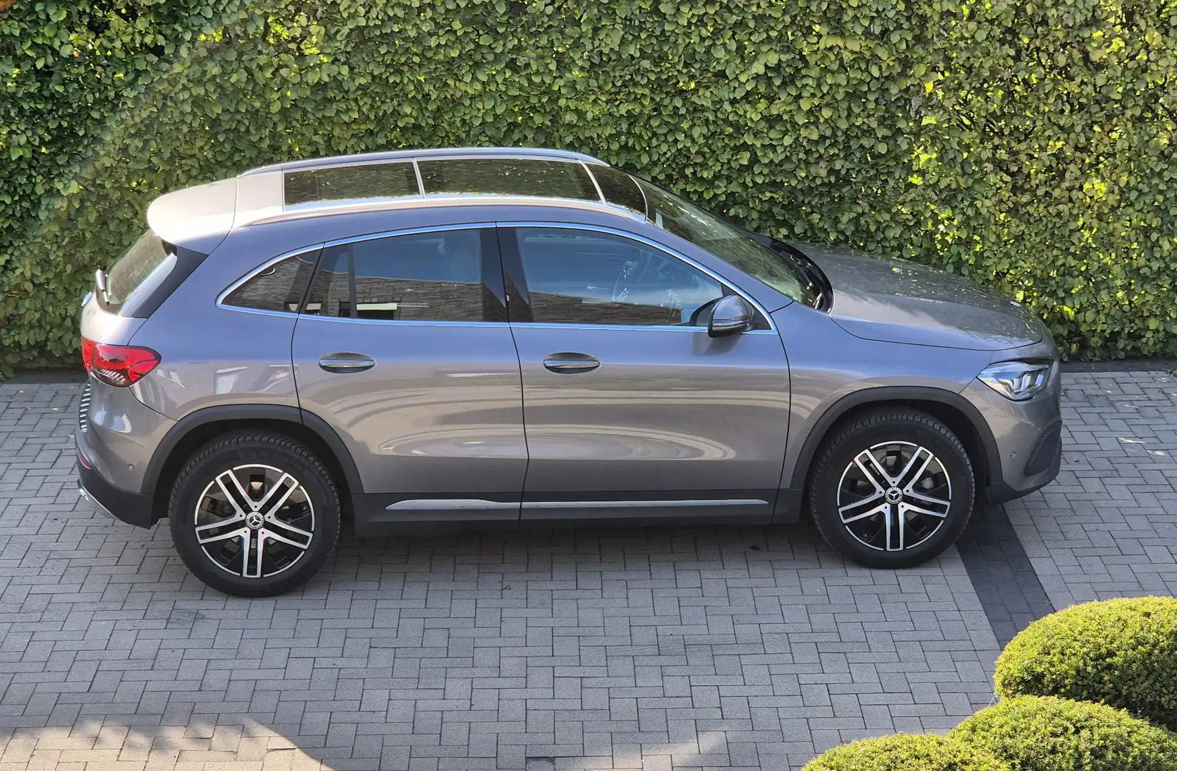Mercedes-Benz GLA 200 GLA 200 d 8G-DCT Grau - 1