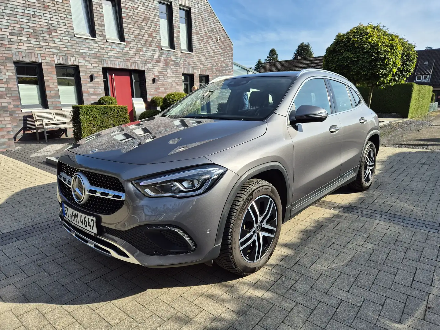 Mercedes-Benz GLA 200 GLA 200 d 8G-DCT Grau - 2