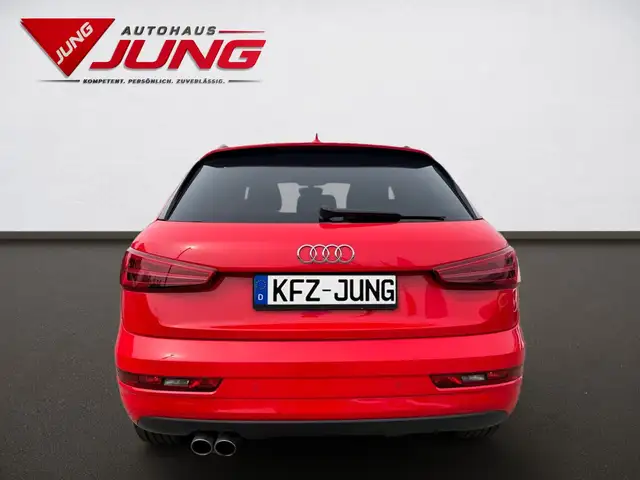 Audi Q3 view 5