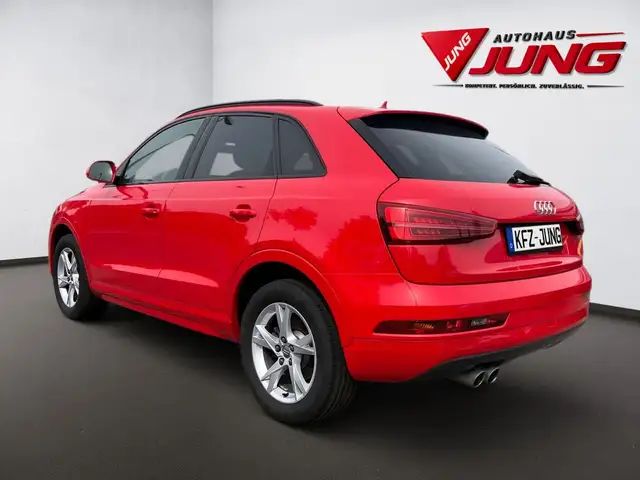Audi Q3 view 4