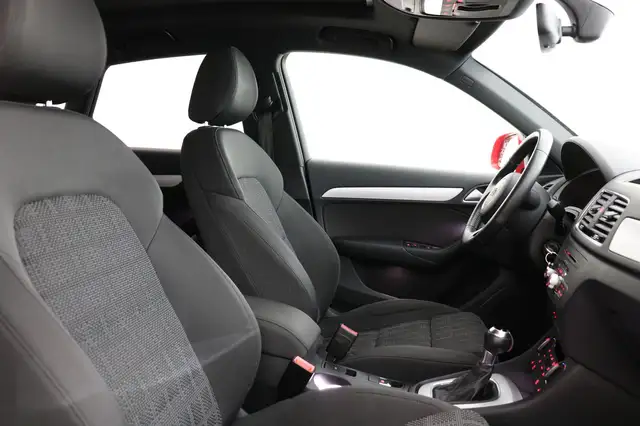 Audi Q3 view 13