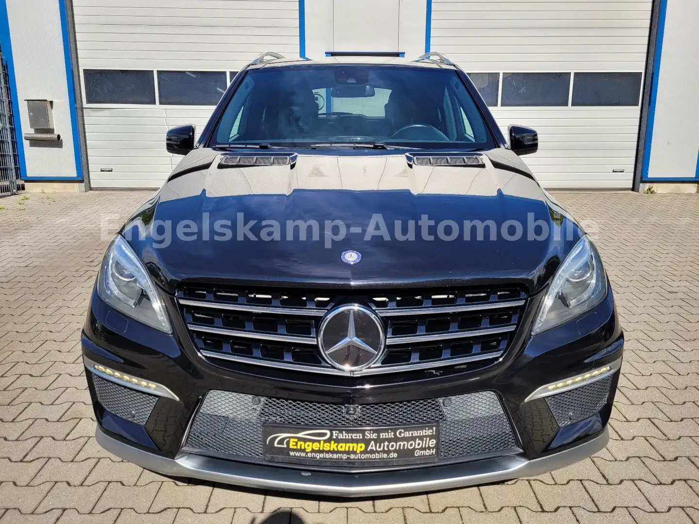 Mercedes-Benz ML 63 AMG /PANO/LEDER/NAVI/SHZ/SITZBEL./VOLL!! Schwarz - 2