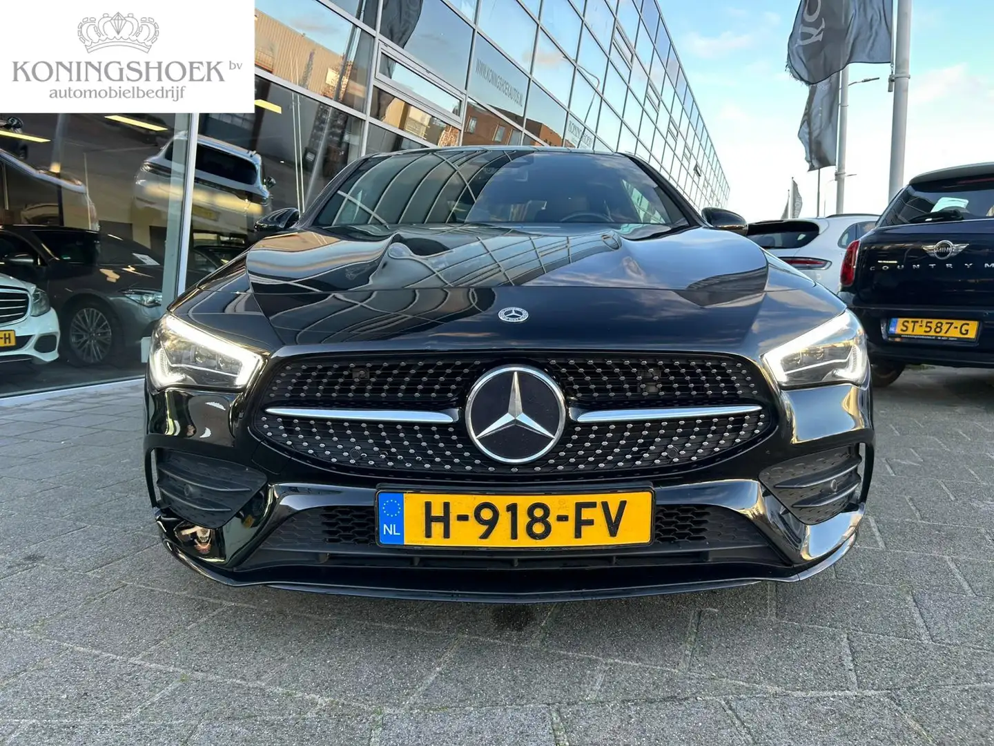 Mercedes-Benz CLA 200 Premium Plus Schwarz - 2