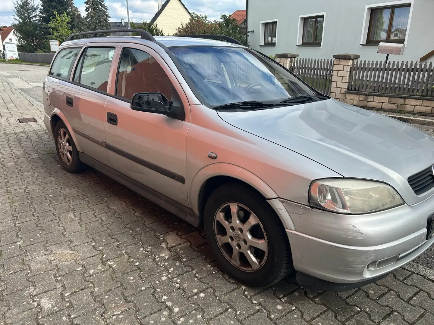 Opel Astra 1.8 Caravan Comfort.klima srebrna - 2