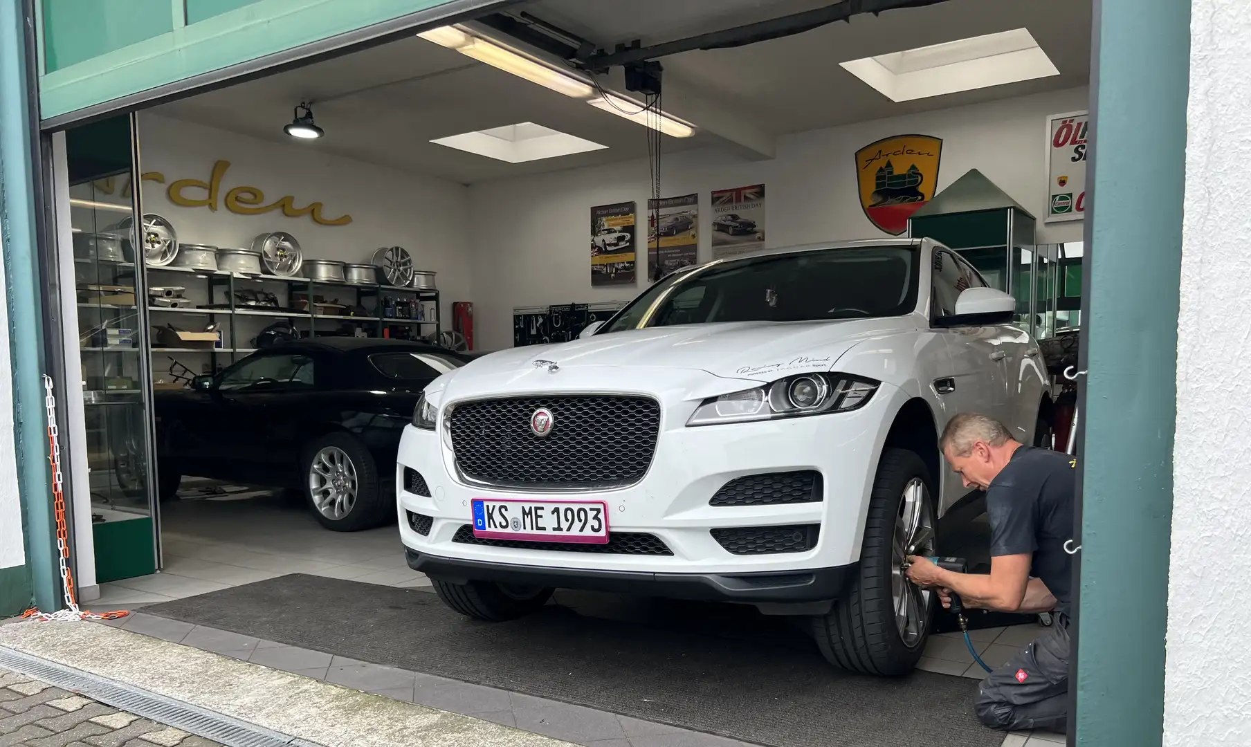 Jaguar F-Pace F-Pace Diesel 20d AWD Pure - 2