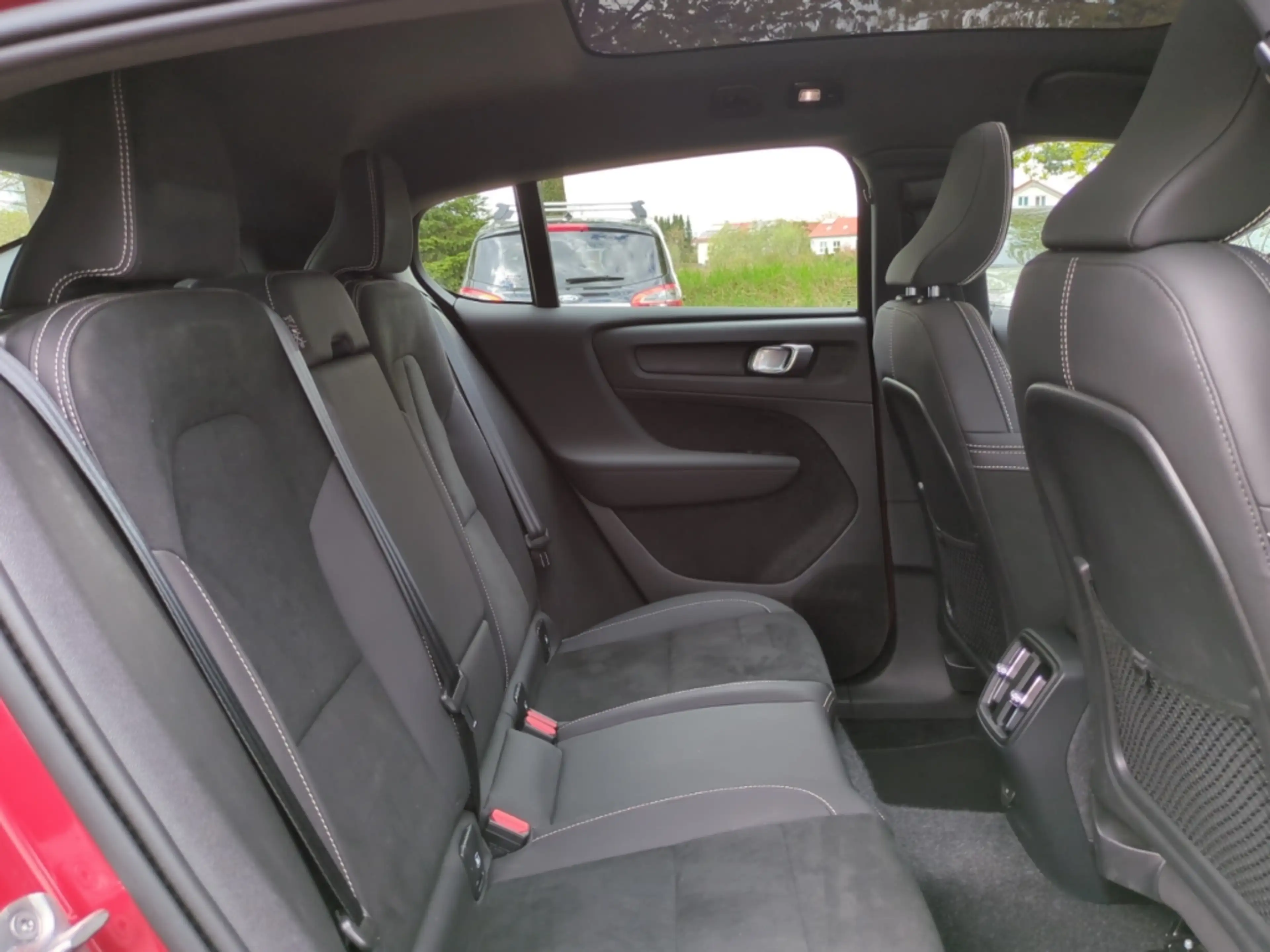 Volvo C40 Ultimate Recharge Pure Electric AWD StandHZG AHK P — photo 12