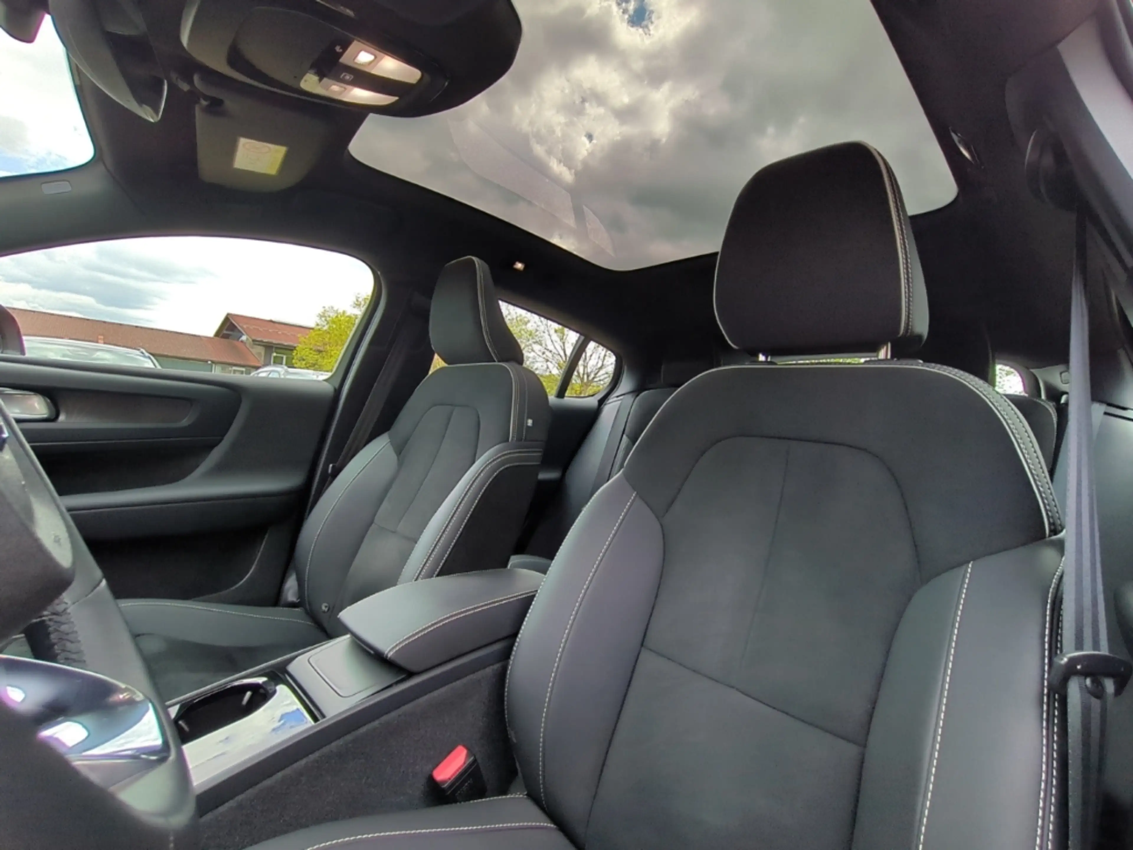 Volvo C40 Ultimate Recharge Pure Electric AWD StandHZG AHK P — photo 14