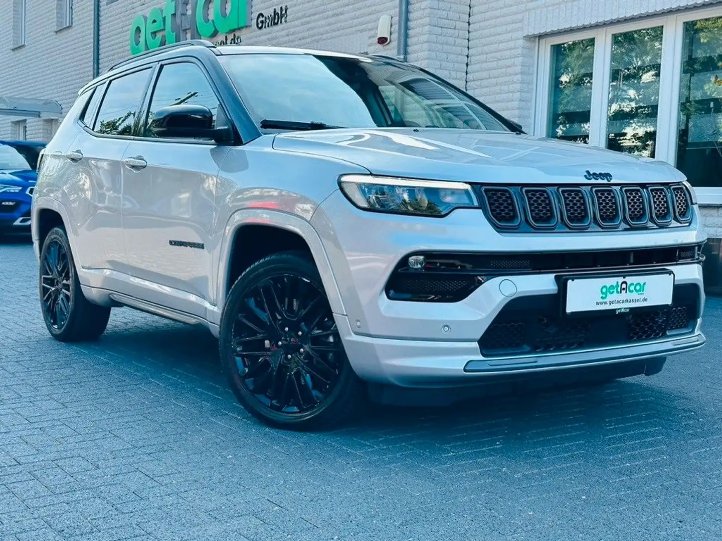 Jeep Compass S Plug-In Hybrid 4WD |LEDER|KAMERA Plateado - 1