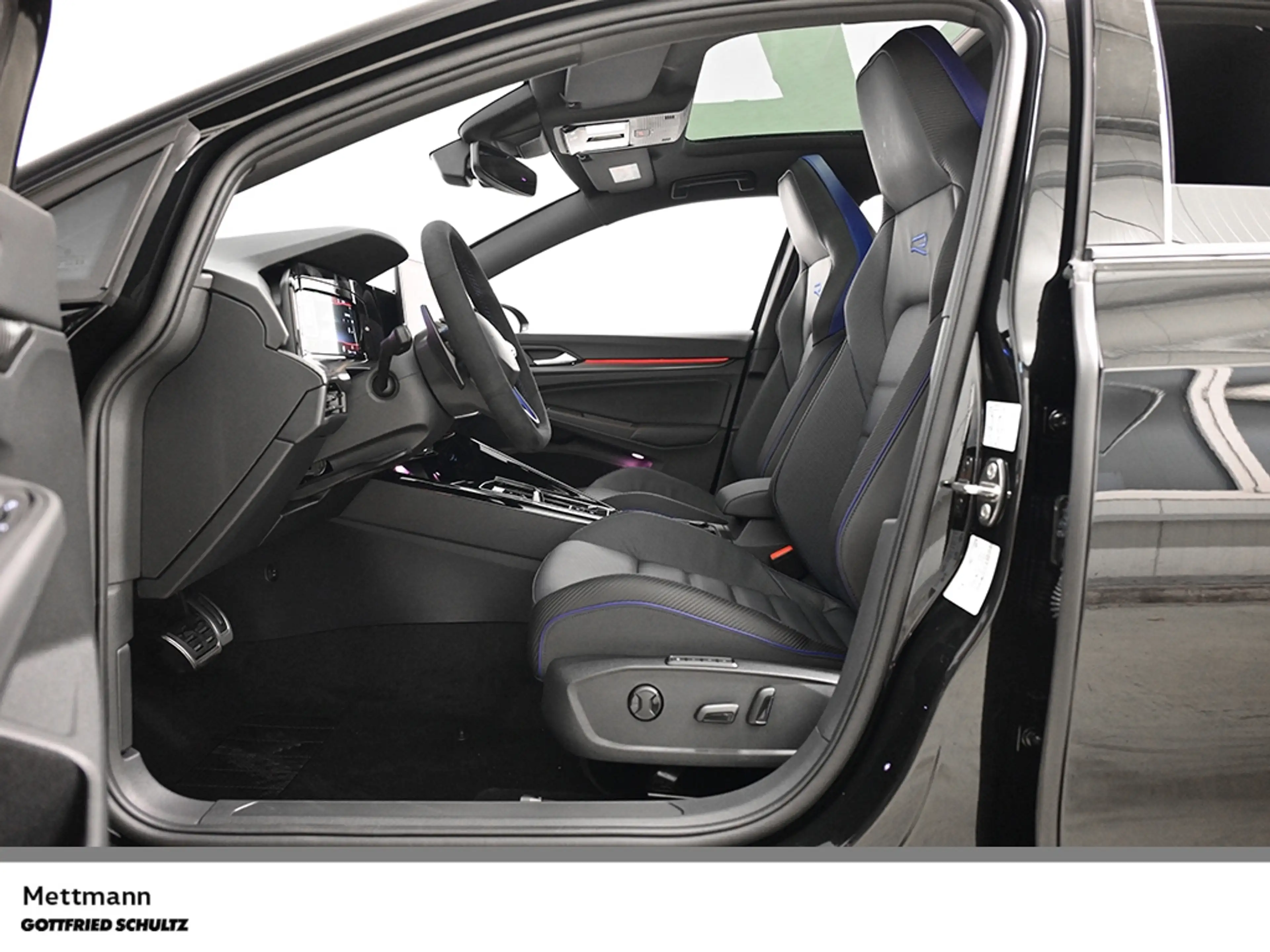 Volkswagen Golf R 2.0 TSI DSG IQ BLACK AKRAPO H&K PANO AREA HUD — photo 12