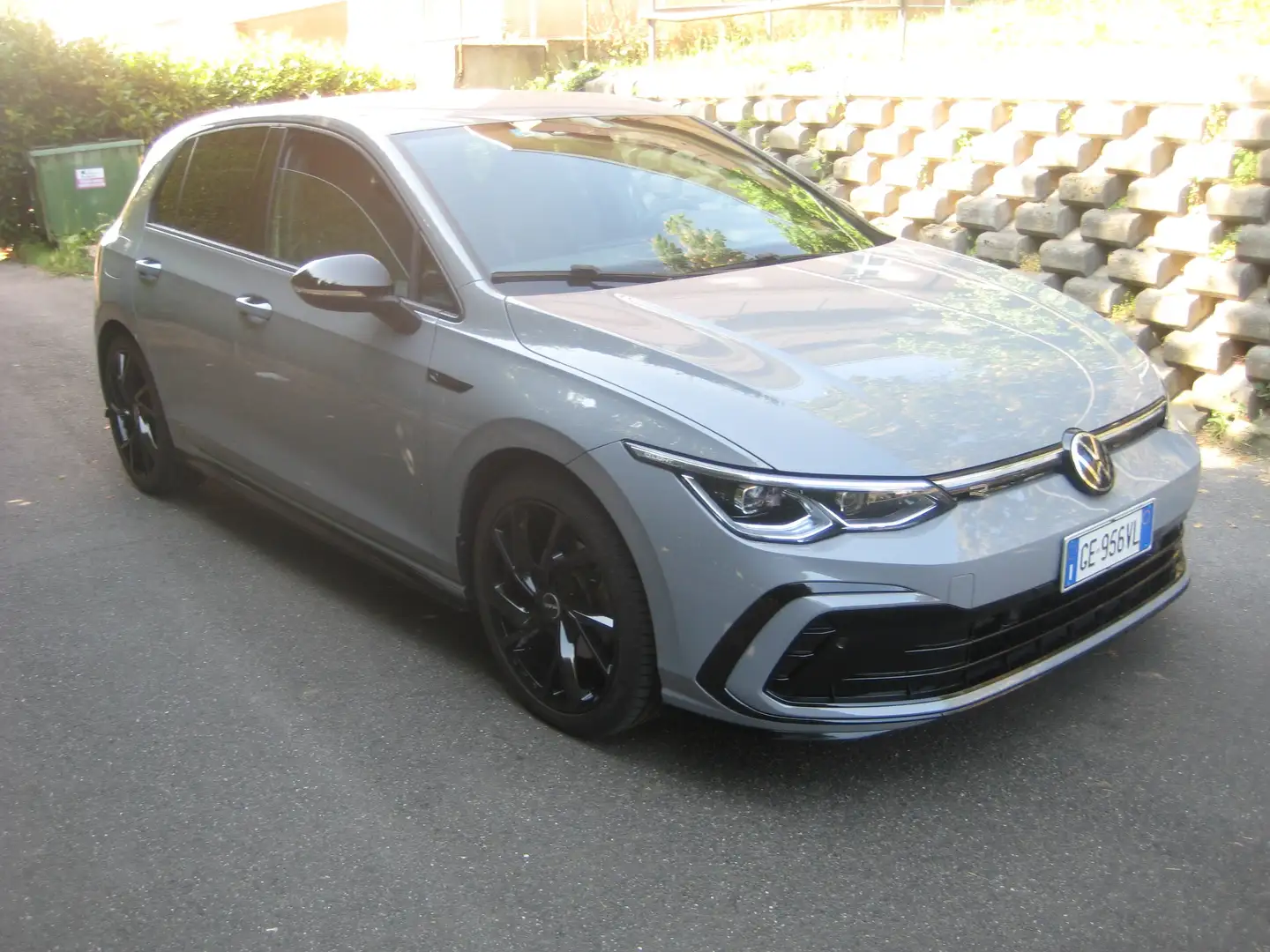 Volkswagen Golf Golf VIII 2020 1.5 etsi evo R-Line 150cv dsg Gris - 1