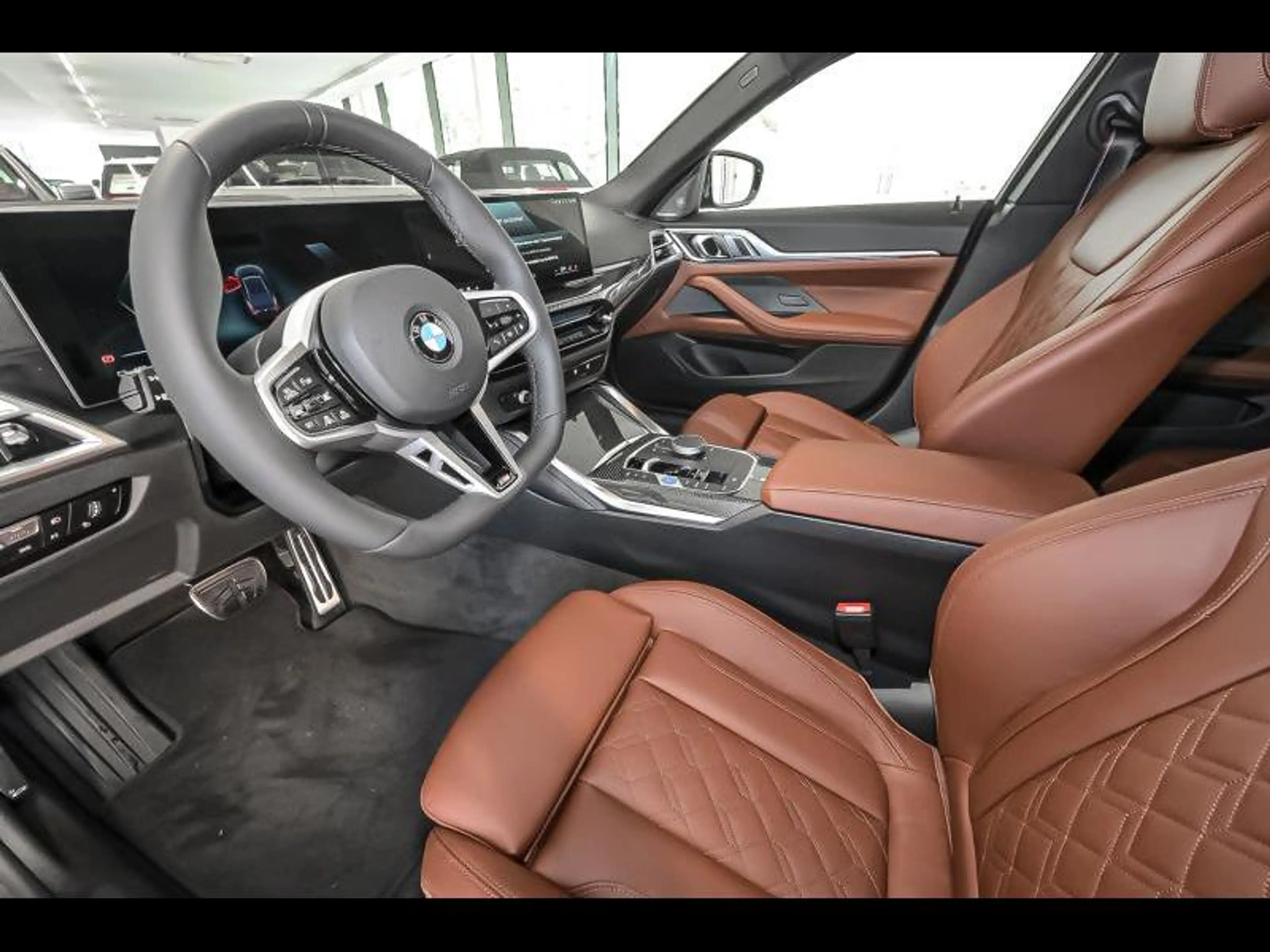 BMW i4 eDrive40 - M PACK SPORT PRO Beschikbaar einde Nove — photo 6