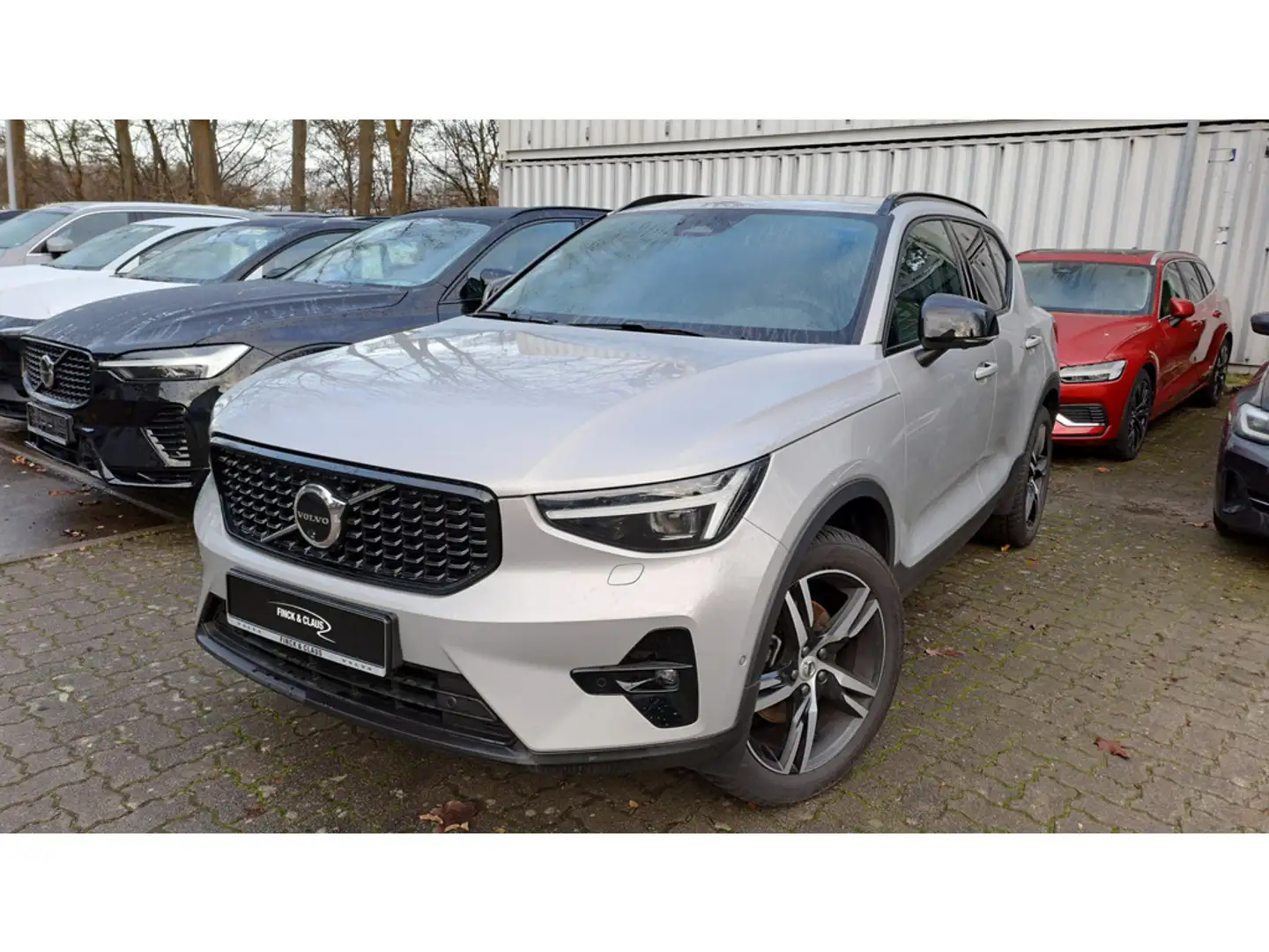 Volvo XC40 B3 Plus Dark Silber - 1