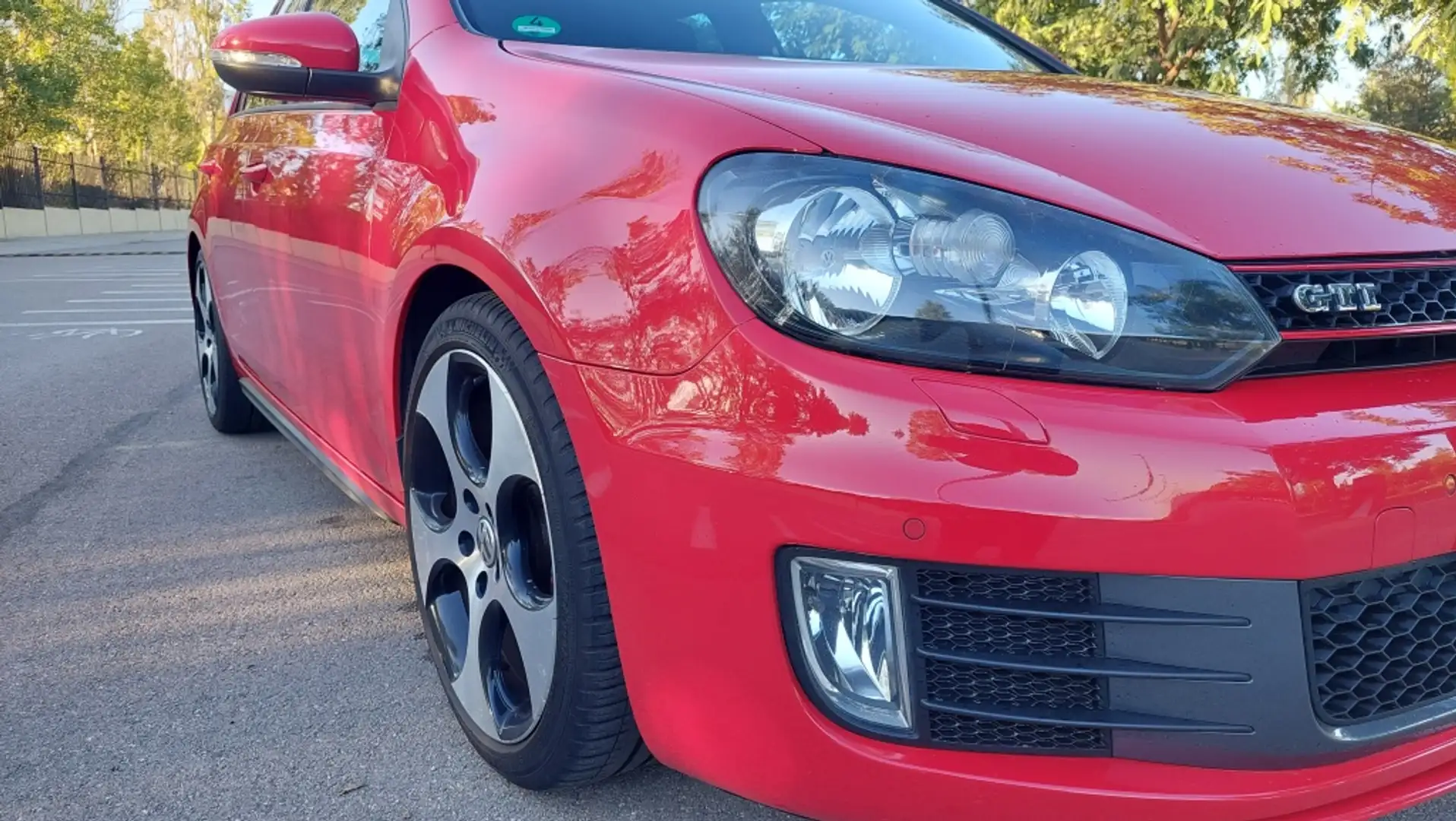 Volkswagen Golf GTI 2.0 TSI Rojo - 2