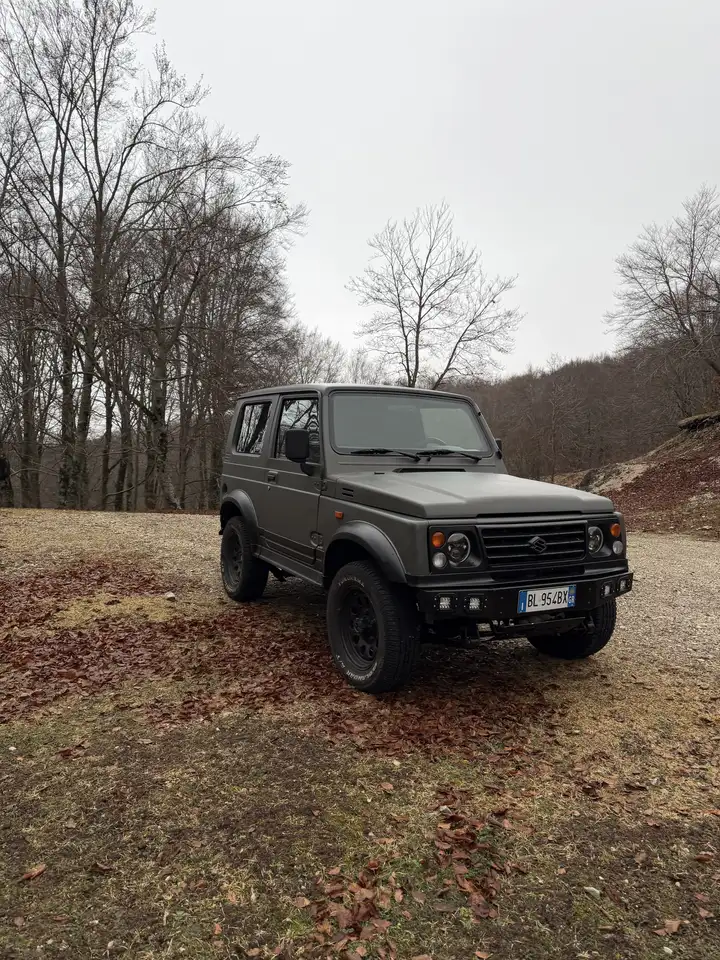 Suzuki Samurai