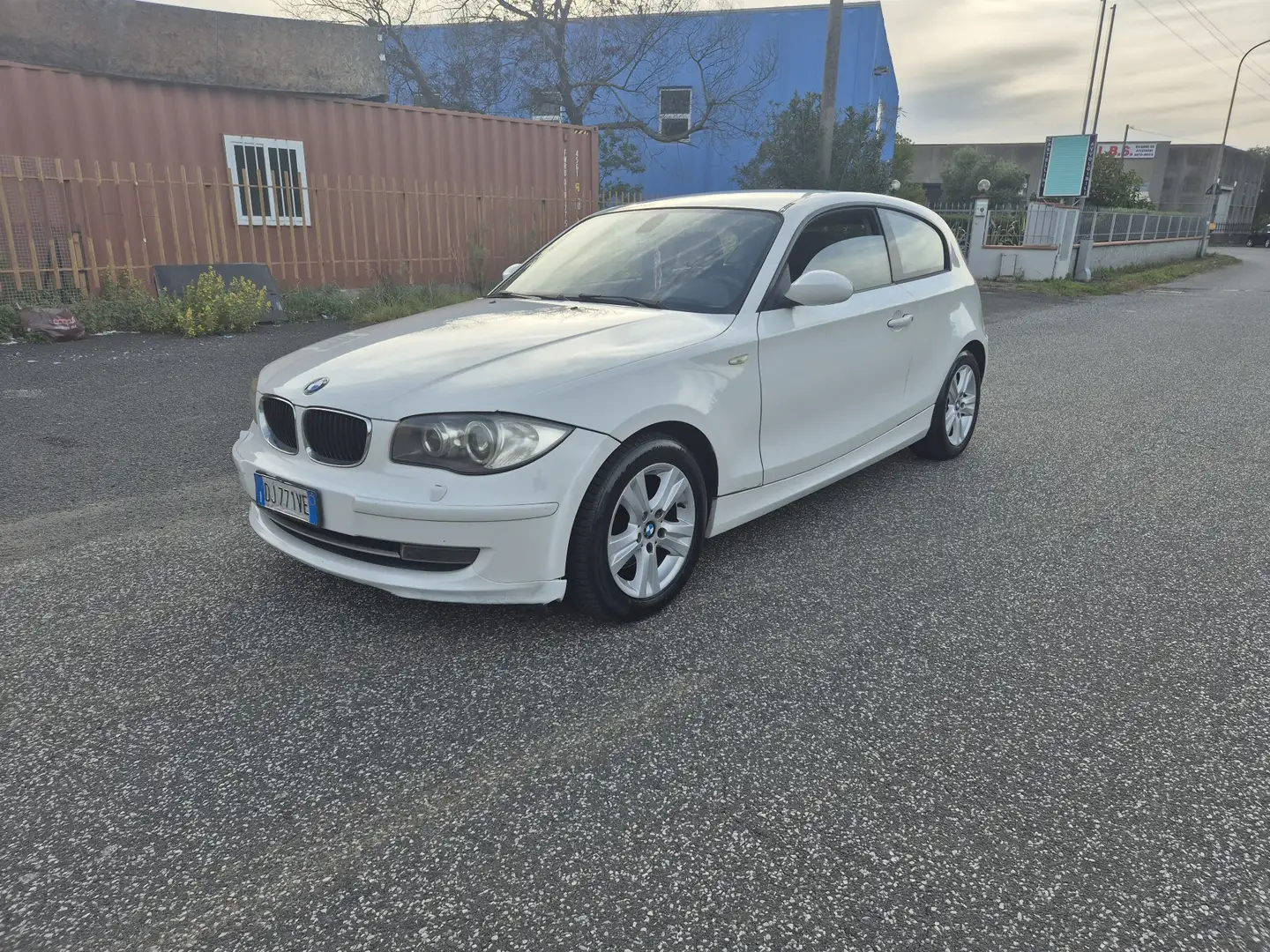 BMW 120 120d 3p Futura dpf - 1