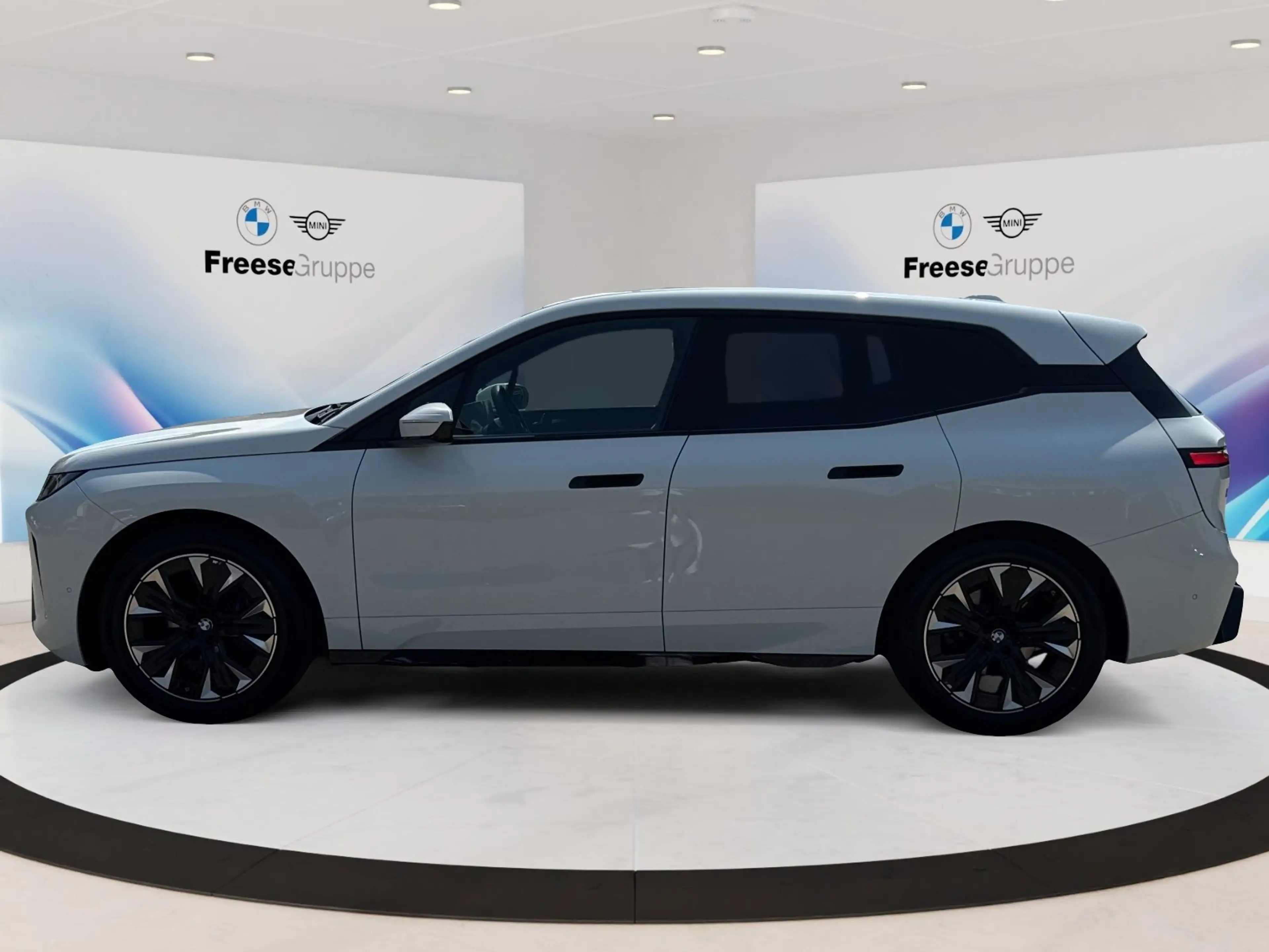 BMW iX xDrive45 0.25% UVP: 99.320€ — photo 3