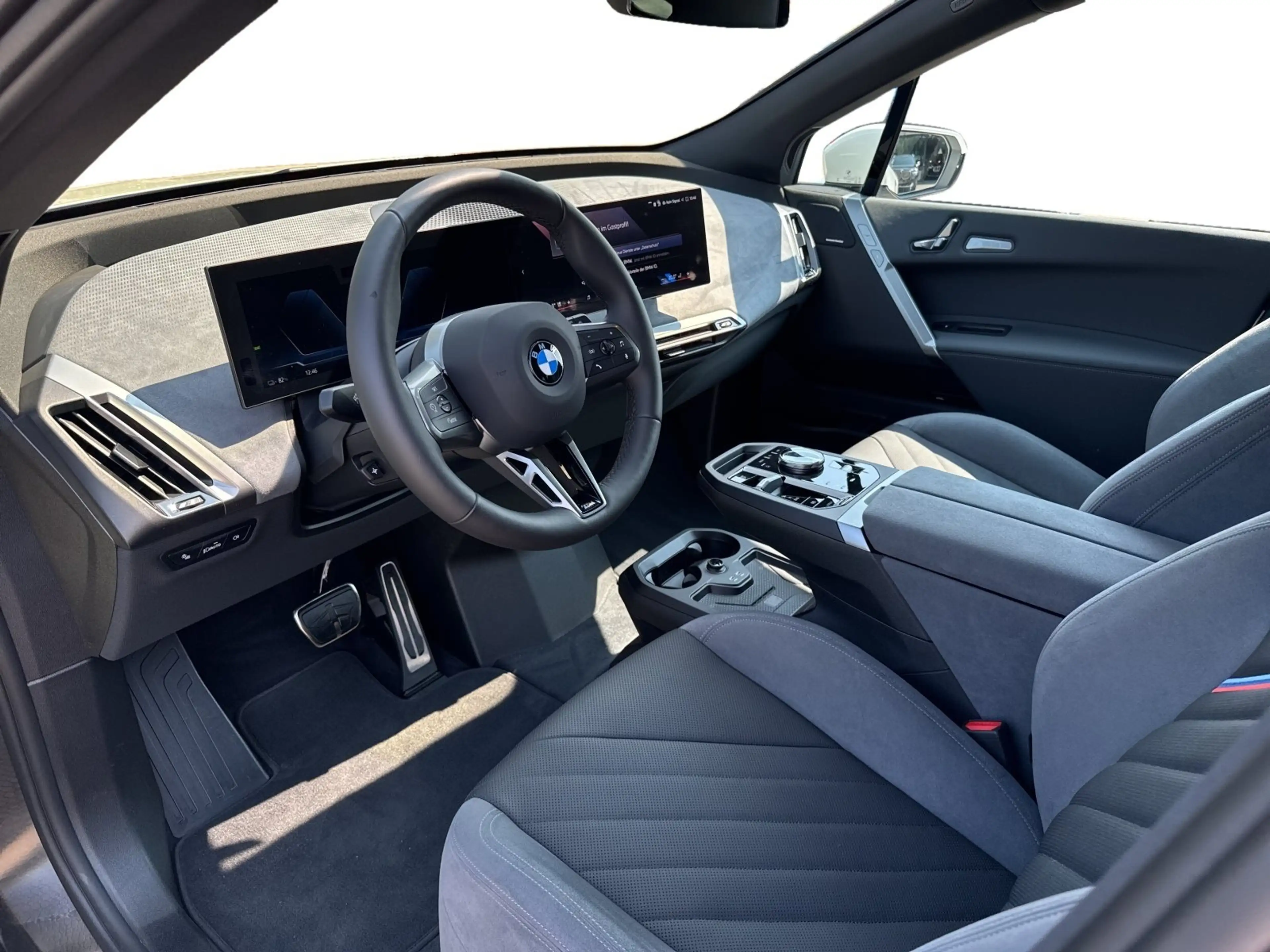 BMW iX xDrive45 0.25% UVP: 99.320€ — photo 10