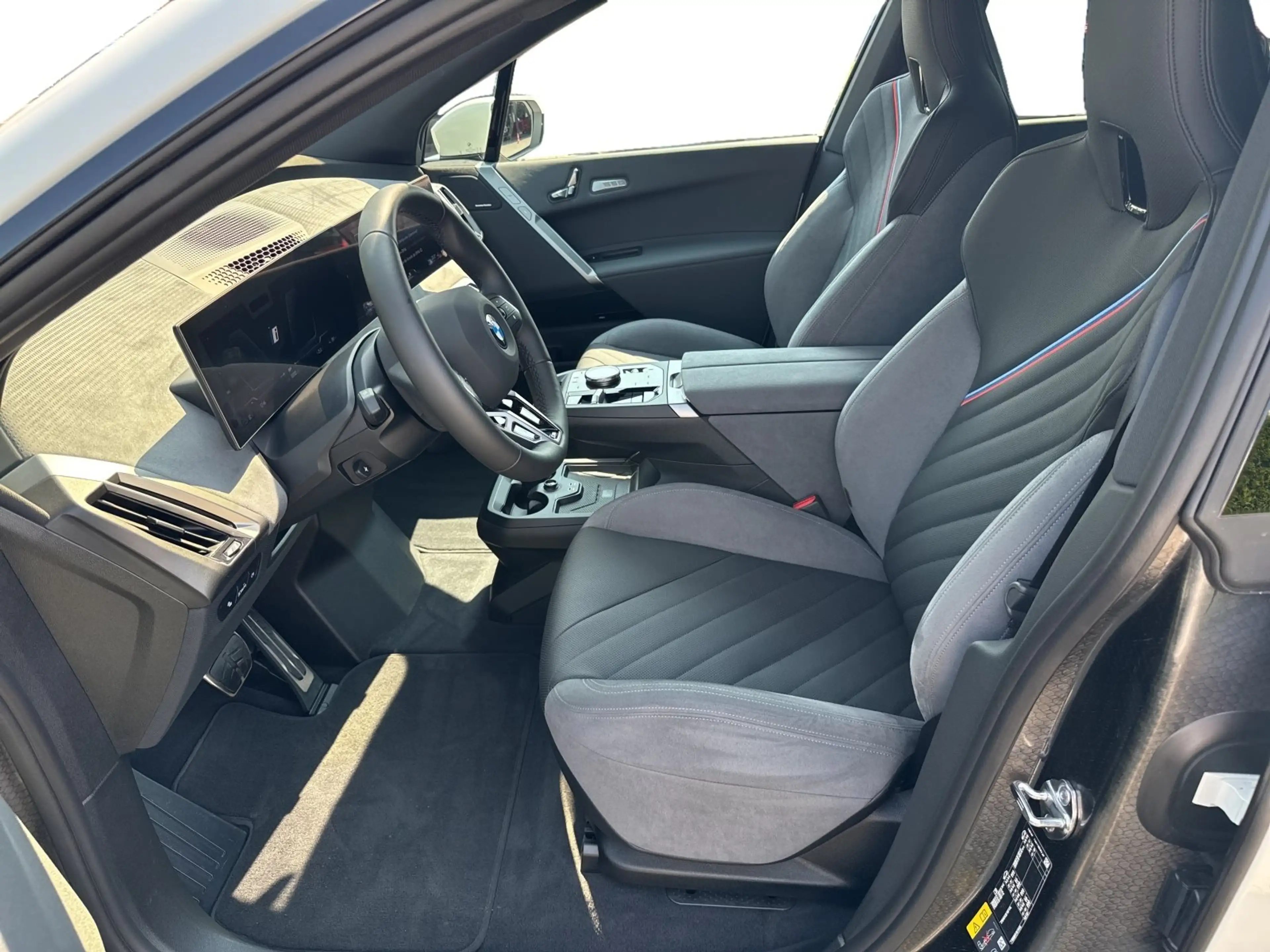 BMW iX xDrive45 0.25% UVP: 99.320€ — photo 15