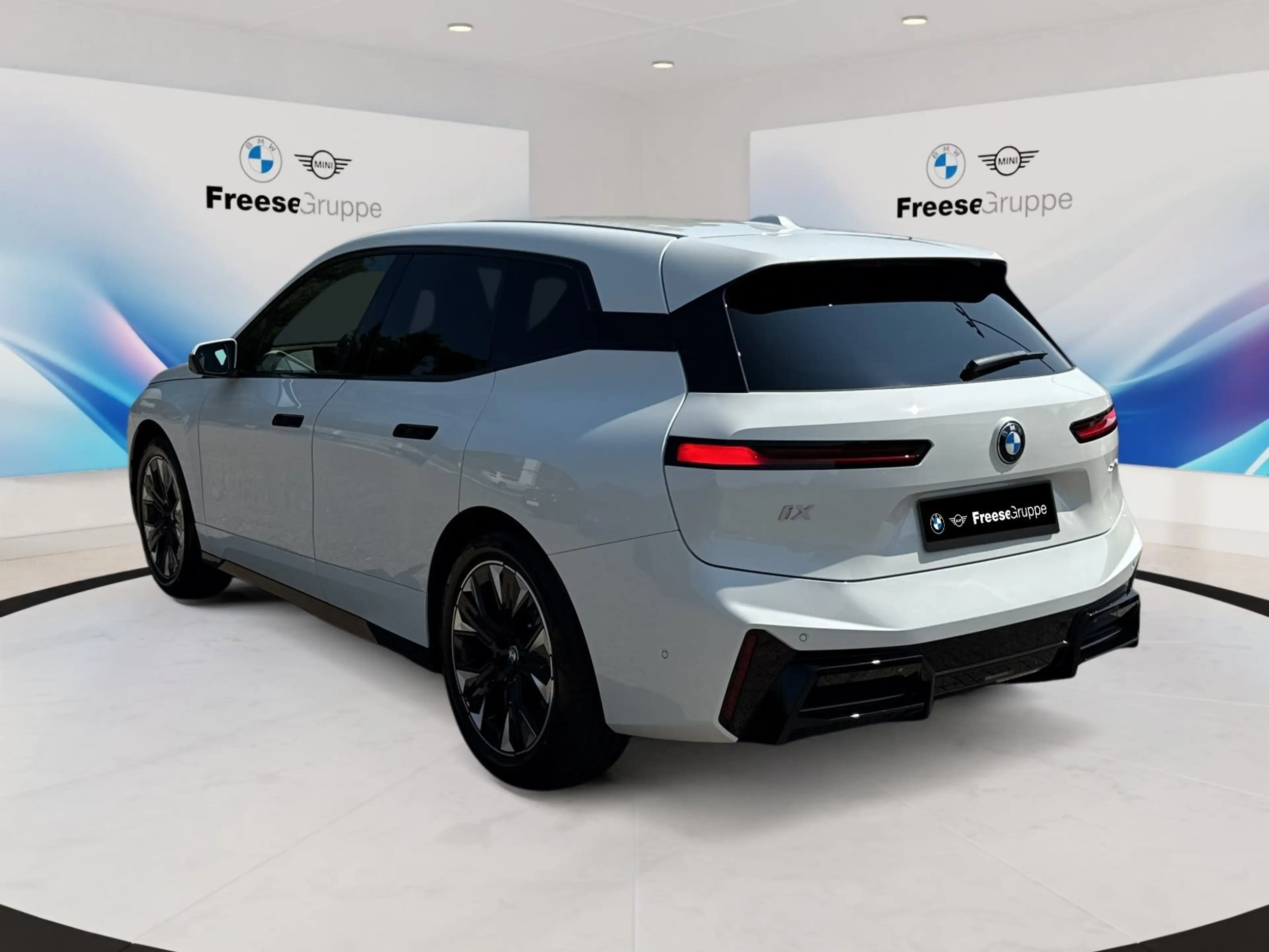 BMW iX xDrive45 0.25% UVP: 99.320€ — photo 4