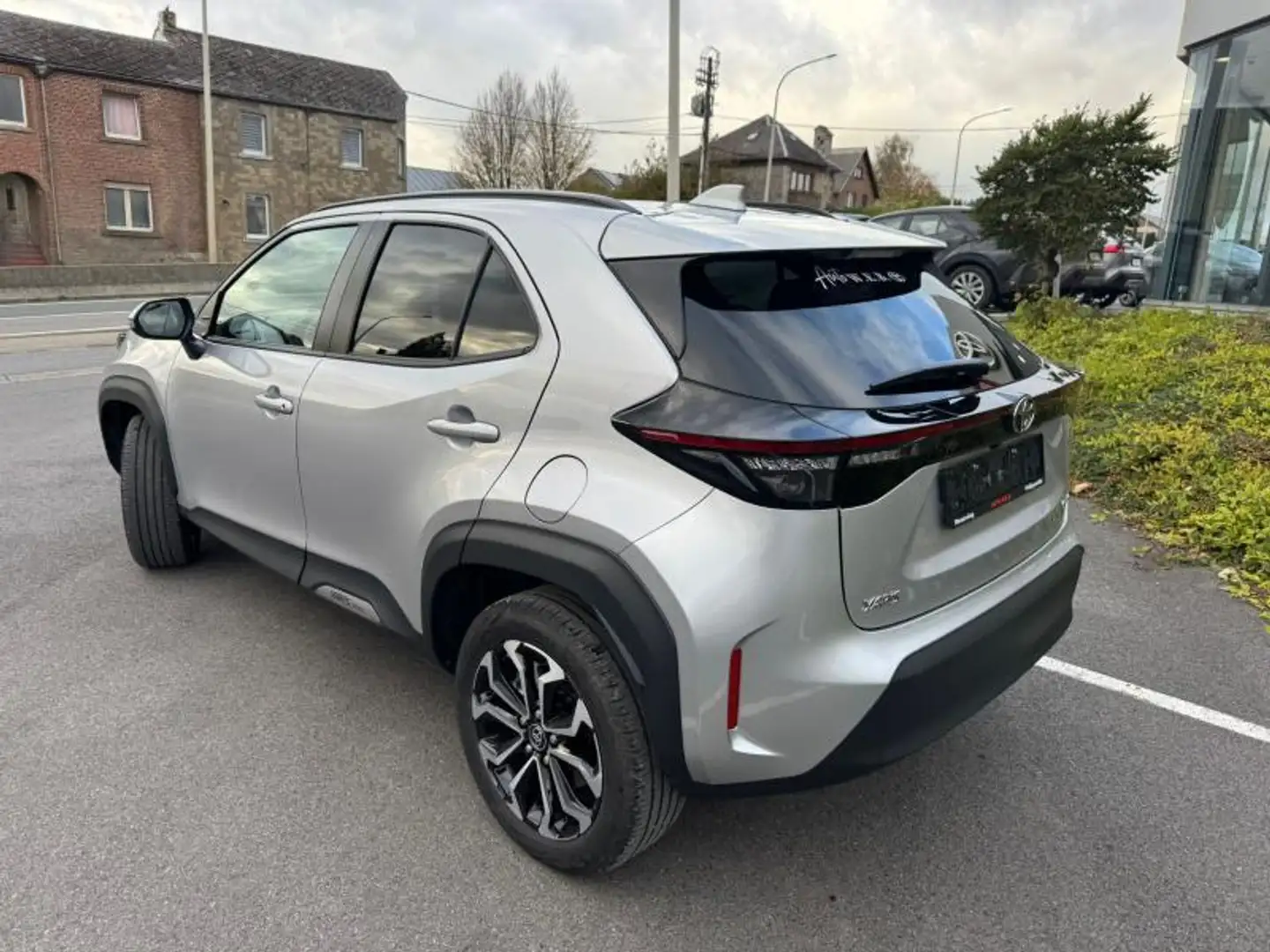 Toyota Yaris Cross EX DEMO 1.5 TNGA HEV 2WD CVT Dynamic Plus Gris - 2