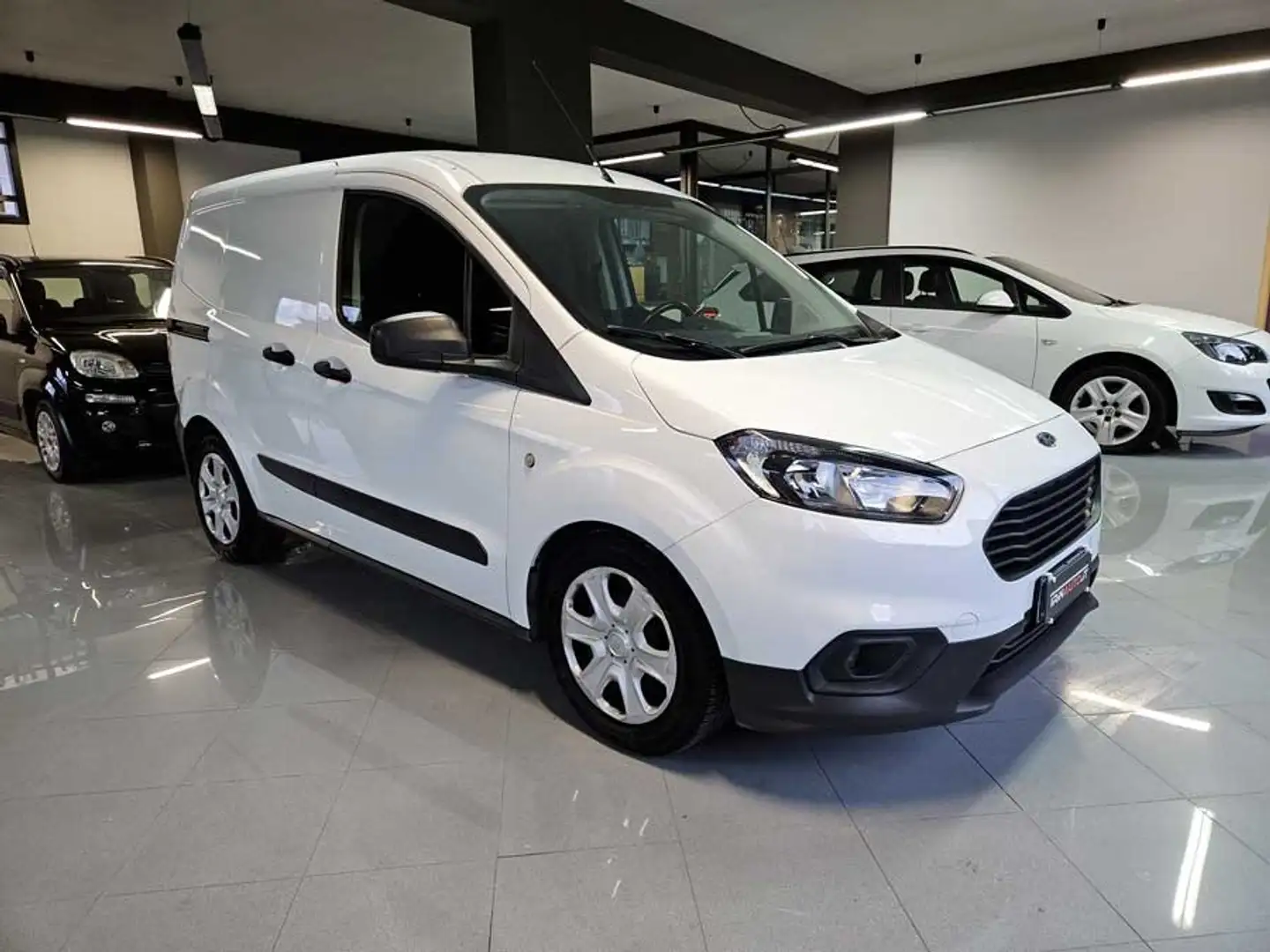Ford Transit Courier 1.5 TDCi Trend Bianco - 1