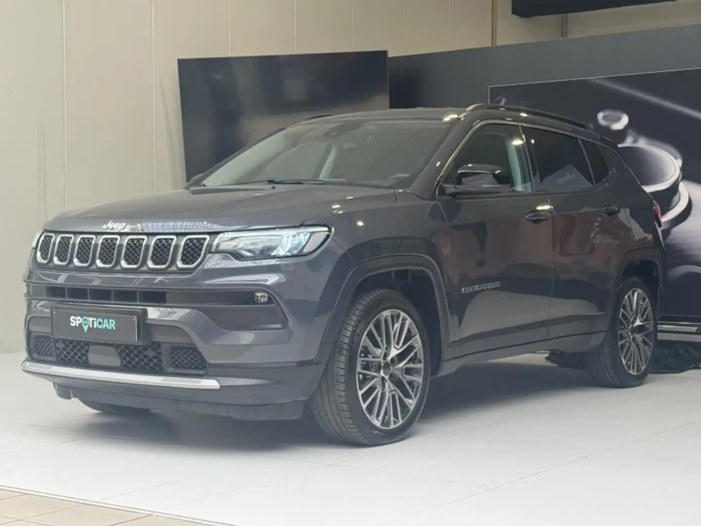 Jeep Compass LIMITED Grijs - 1