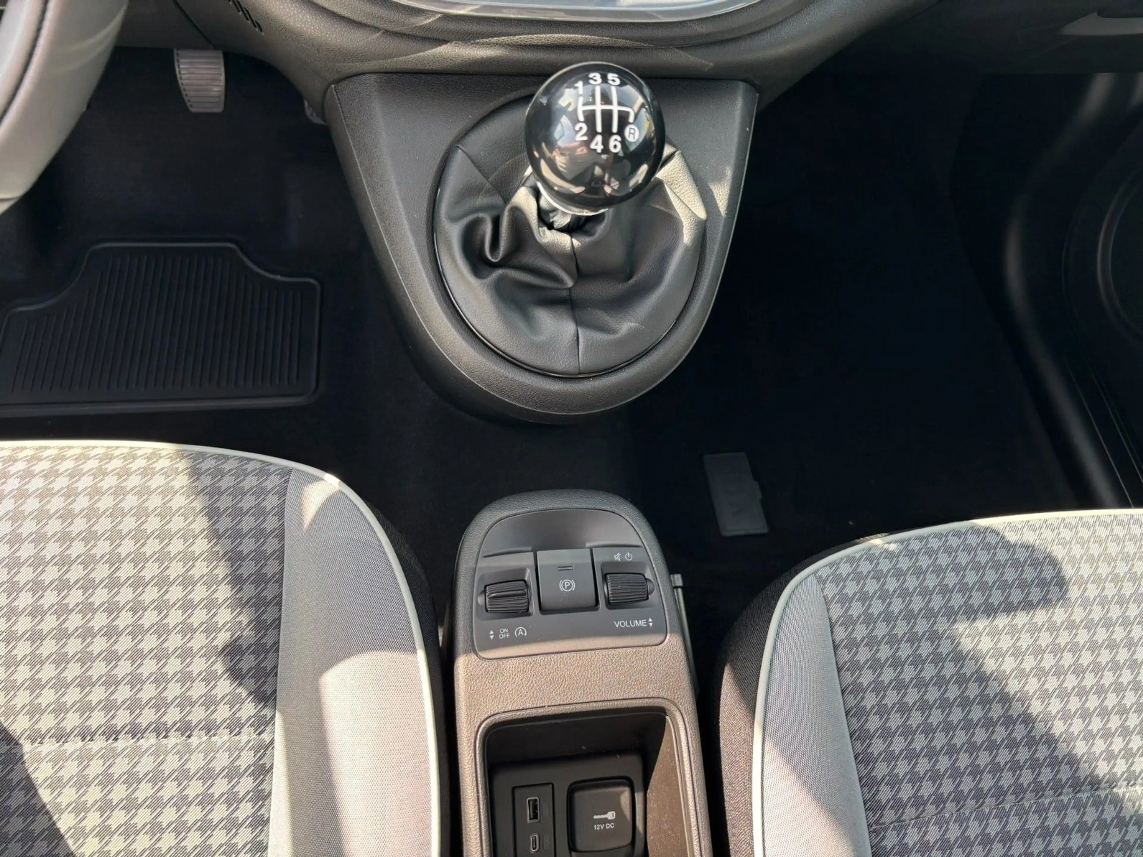 Fiat 500 Hybrid*Icon*Cabrio — photo 14