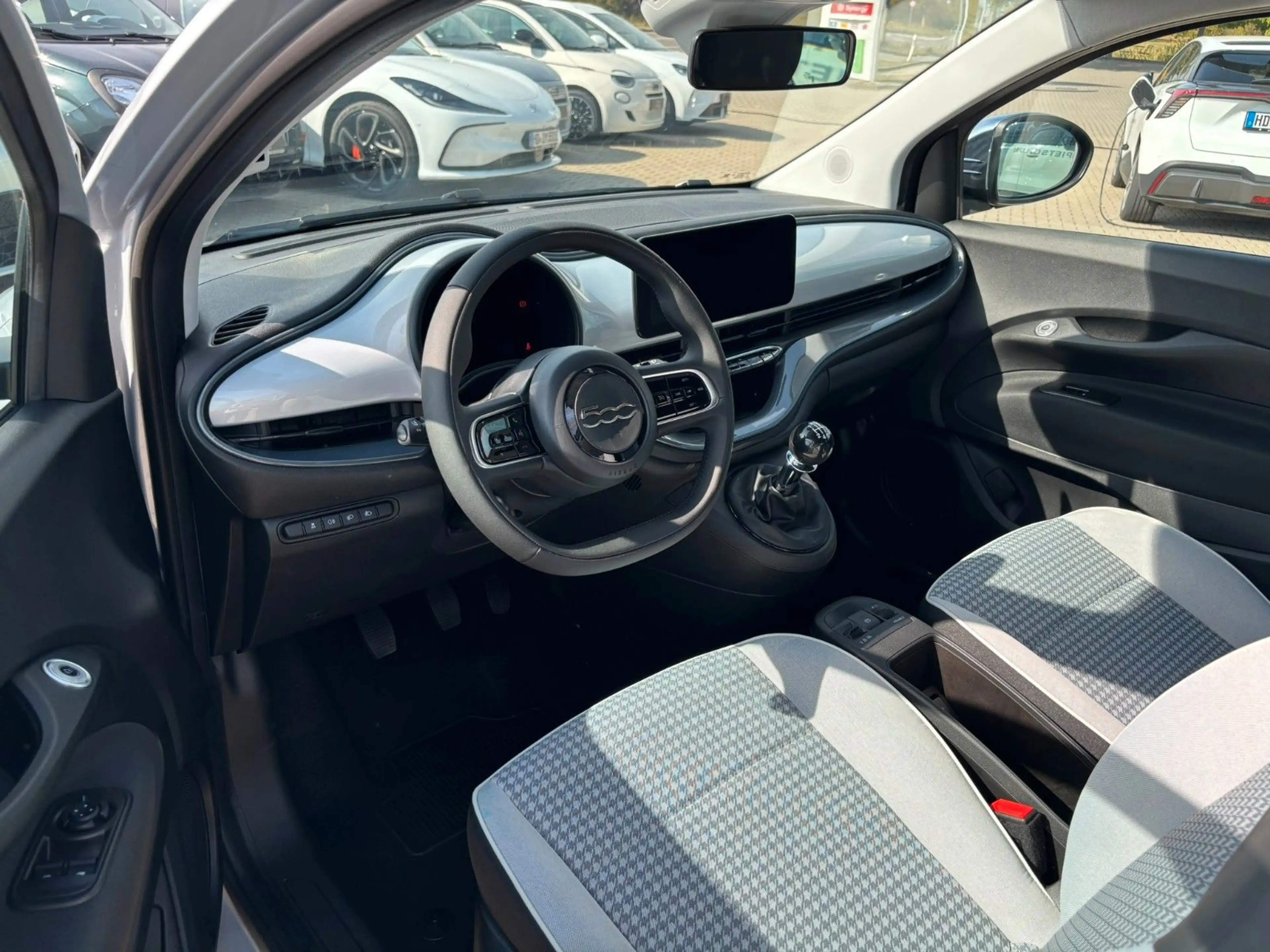 Fiat 500 Hybrid*Icon*Cabrio — photo 9