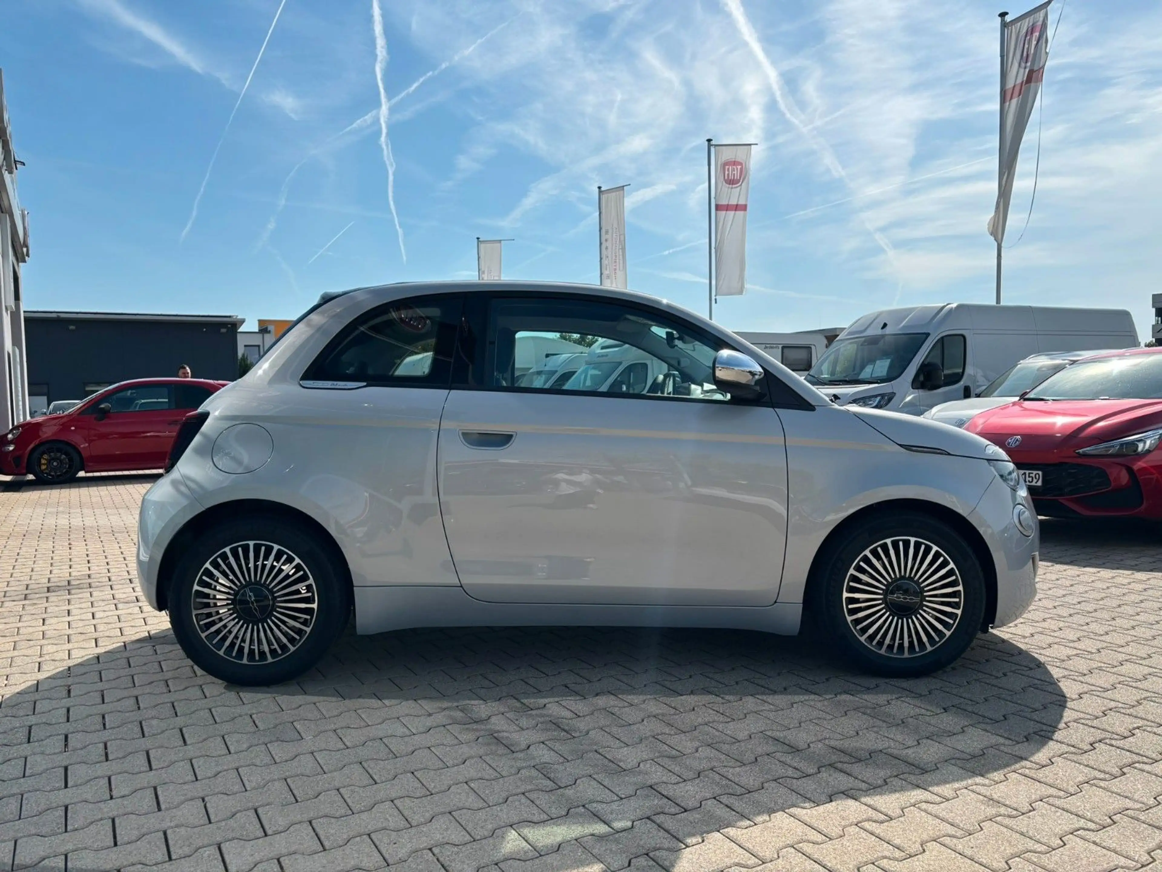 Fiat 500 Hybrid*Icon*Cabrio — photo 4