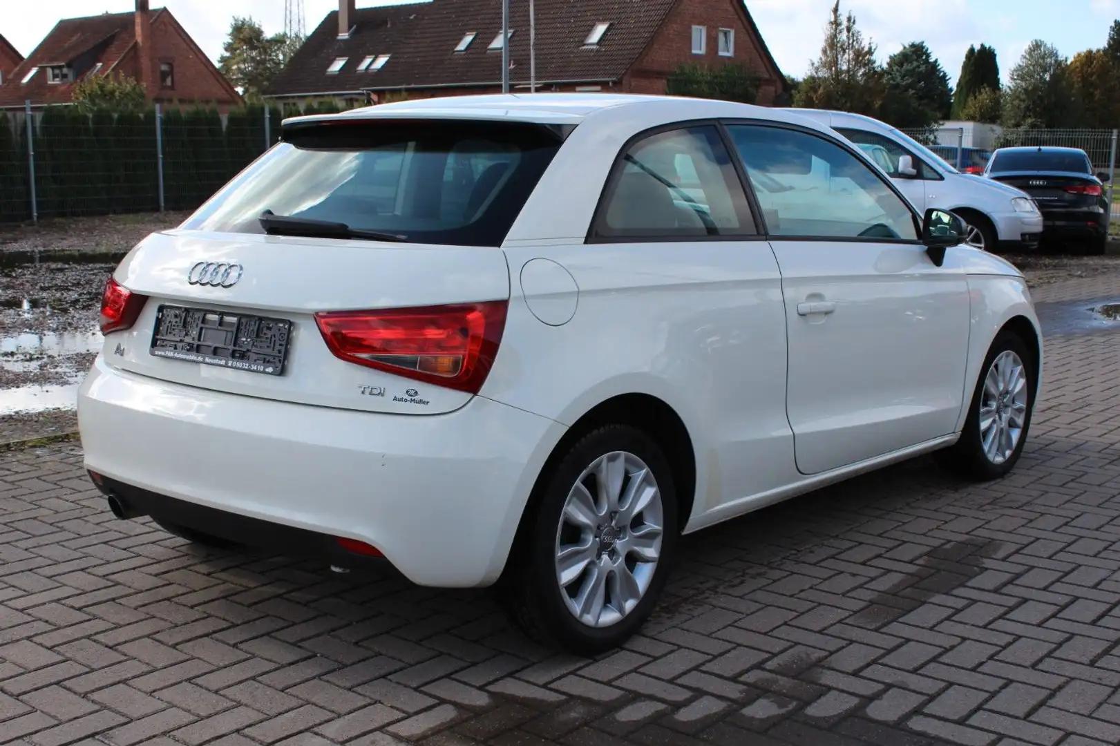 Audi A1 Ambition Navi Klima Teilleder MFL Weiß - 2