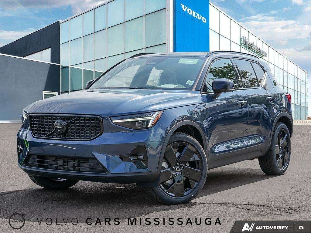 2026 Volvo XC40 B5 AWD Ultra Black Edition