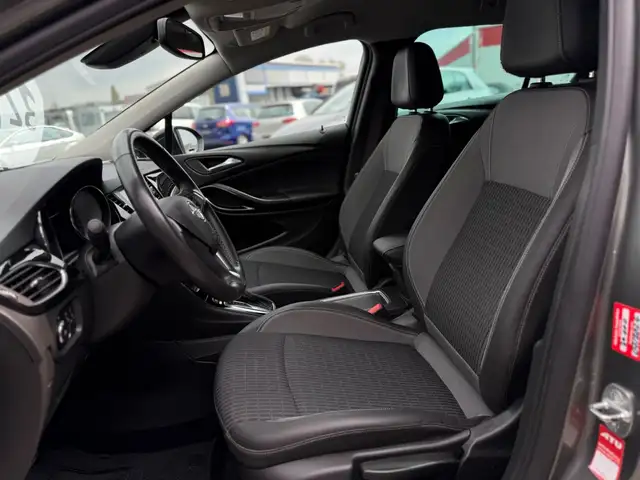 Opel Astra view 12