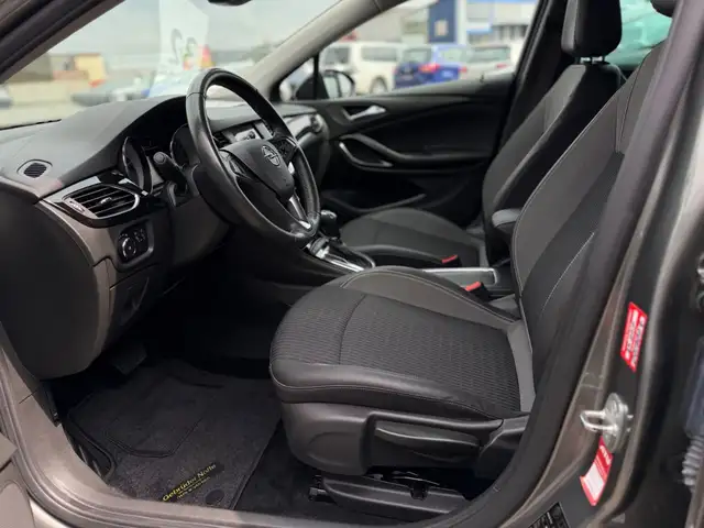 Opel Astra view 9