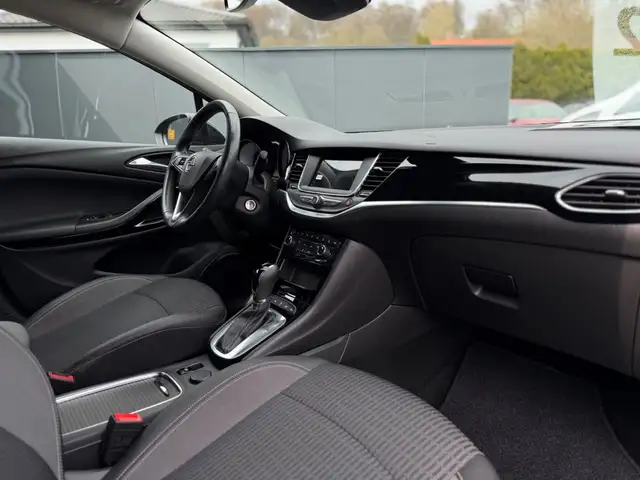 Opel Astra view 13