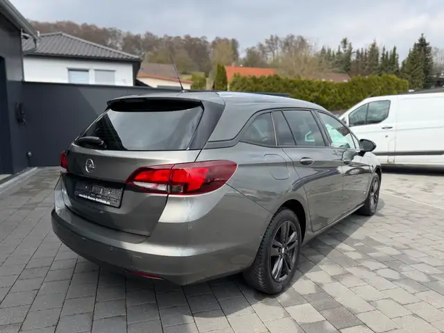 Opel Astra view 7