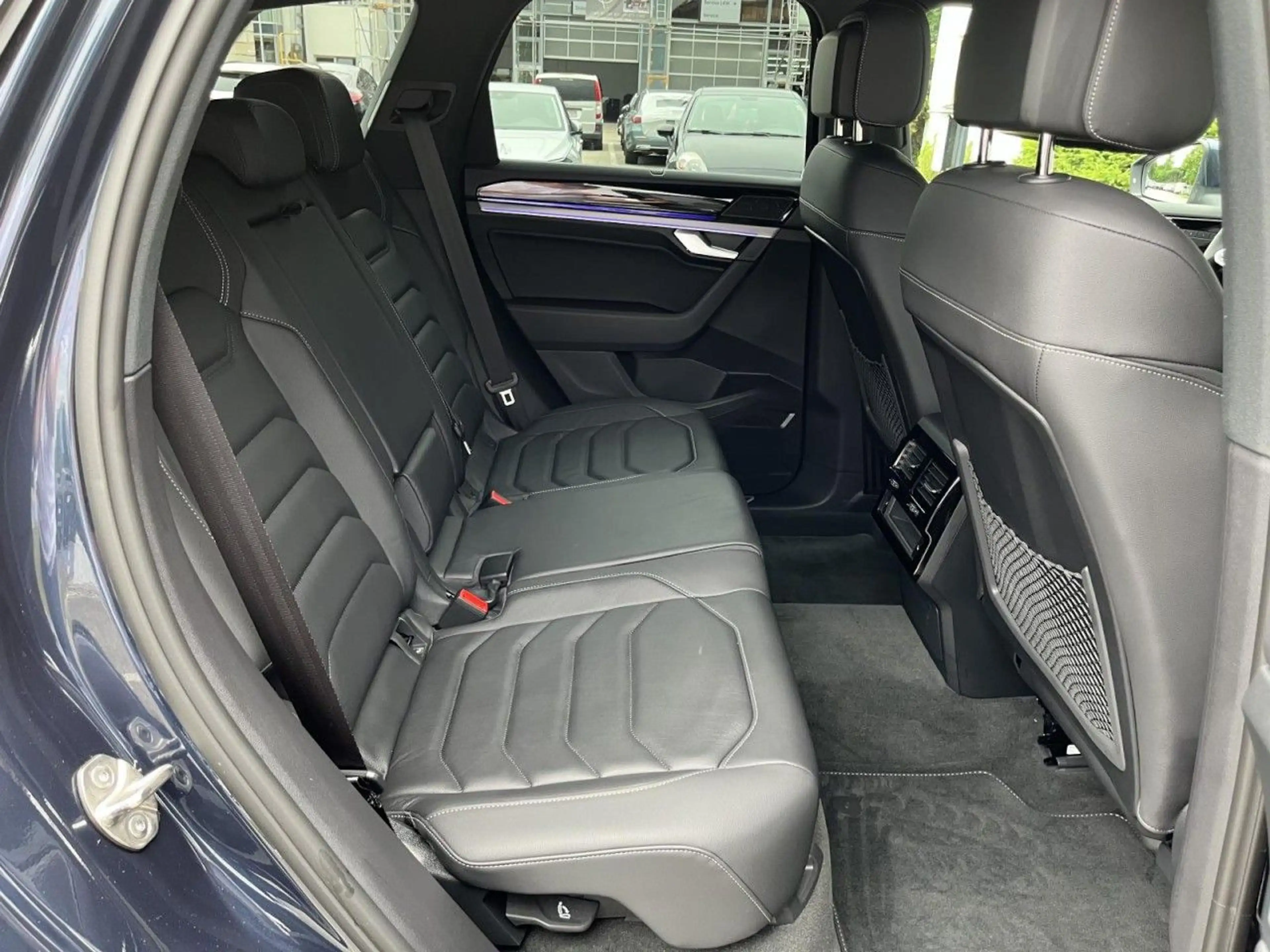 Volkswagen Touareg 3,0 V6 TDI DSG R-Line (AHK+Leder+Standhz — photo 12