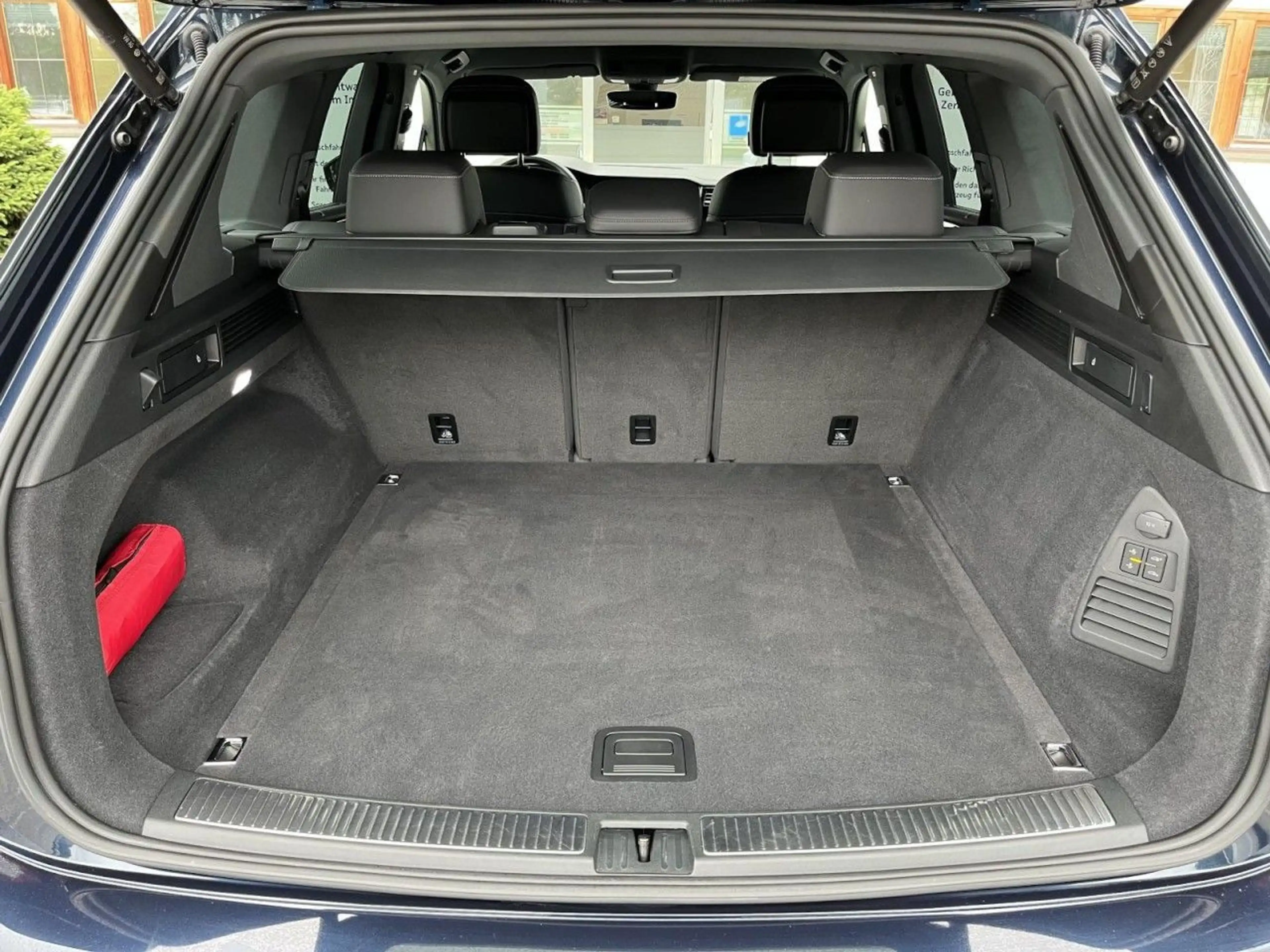 Volkswagen Touareg 3,0 V6 TDI DSG R-Line (AHK+Leder+Standhz — photo 8