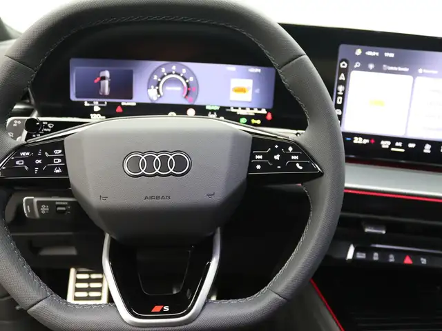 Audi Q3 view 15