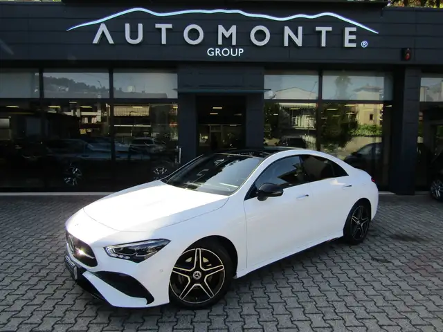 Mercedes-Benz CLA 180 D AMG LINE,TETTO PANORAMICO, PACK NIGHT, LUCI AMBIENTE