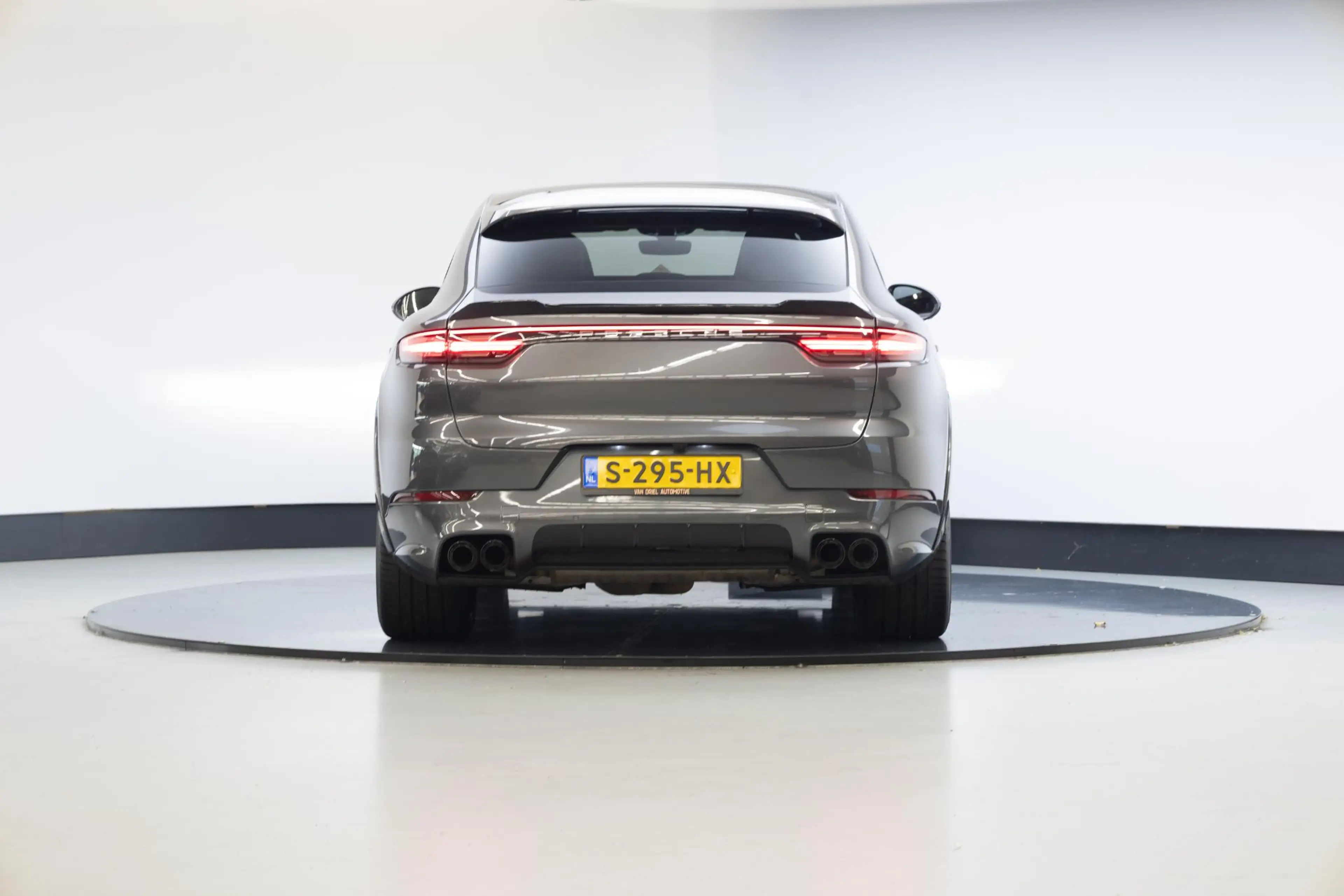 Porsche Cayenne Coupé 3.0 E-Hybrid | SOH 87.4 | Rijdt alleen op be — photo 25