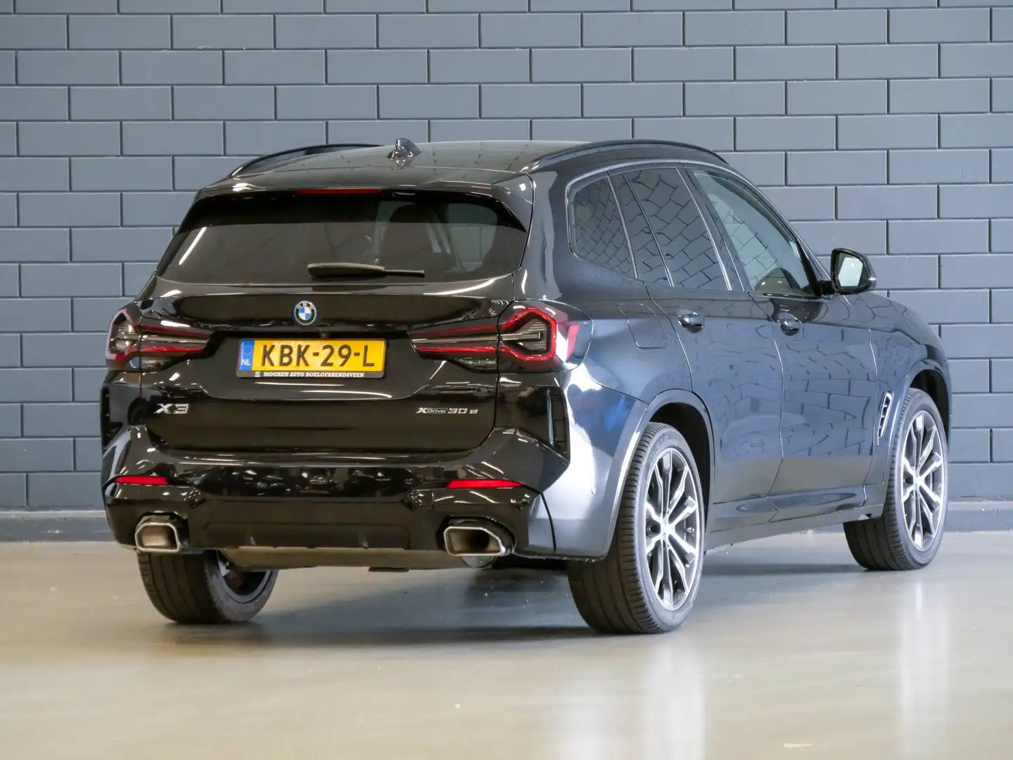BMW X3 xDrive30e M-Sport | PANORAMADAK | M-TECHNIC SPORTS Schwarz - 2
