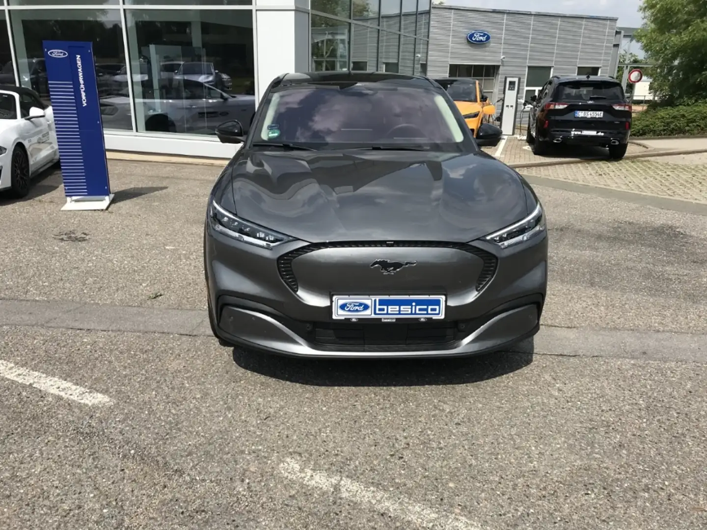 Ford Mustang Mach-E +LED+Panodach+NAV+DAB+PDC+B&O+LMF Grau - 2