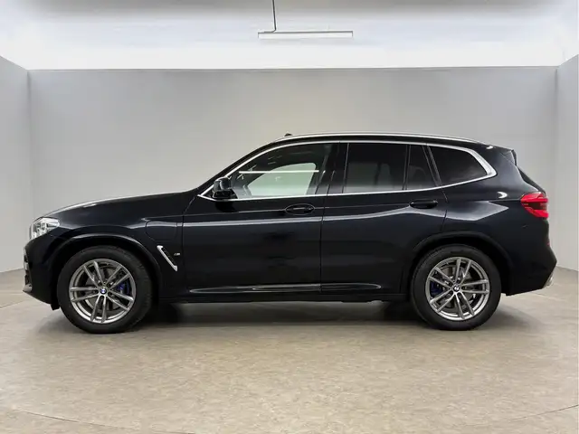 BMW X3 view 11