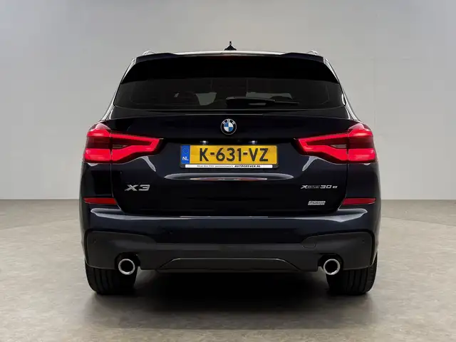 BMW X3 view 9