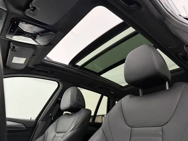 BMW X3 view 4