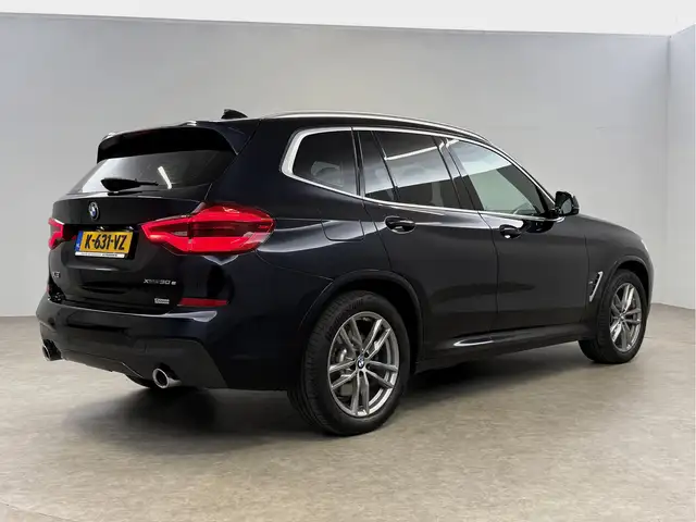 BMW X3 view 12