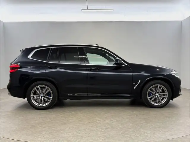 BMW X3 view 10