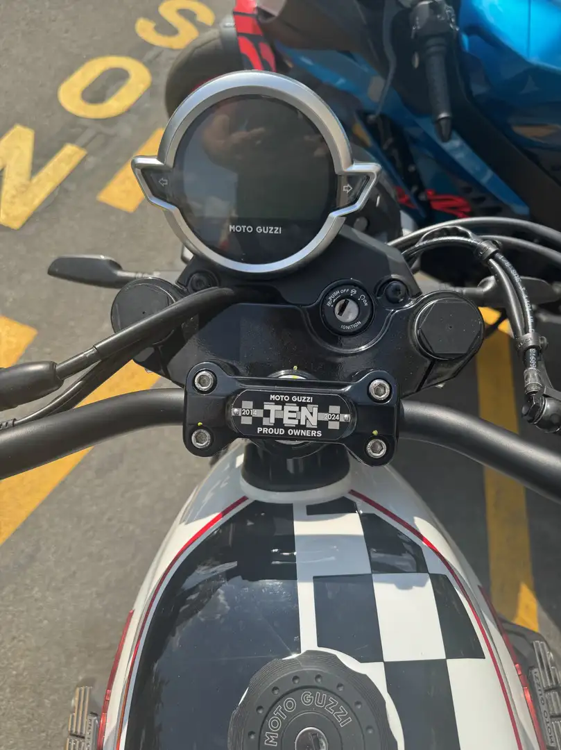 Moto Guzzi V 7 Biały - 2