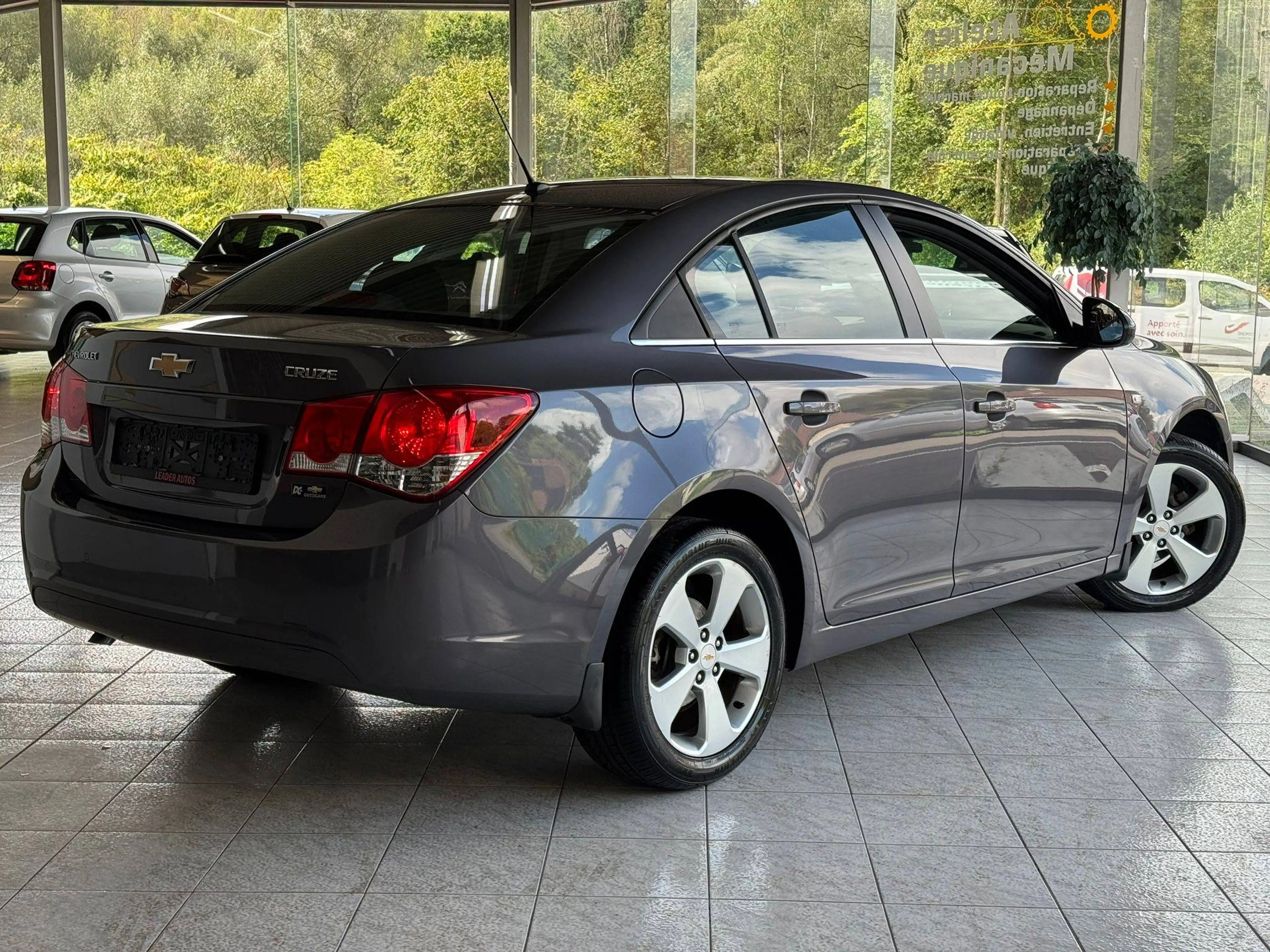 Chevrolet Cruze 🟩 1.8 ESSENCE 140CH - AUTOMATIQUE - AIRCO - CAPTEUR - FAIBLE KILOMETRAGE — photo 4