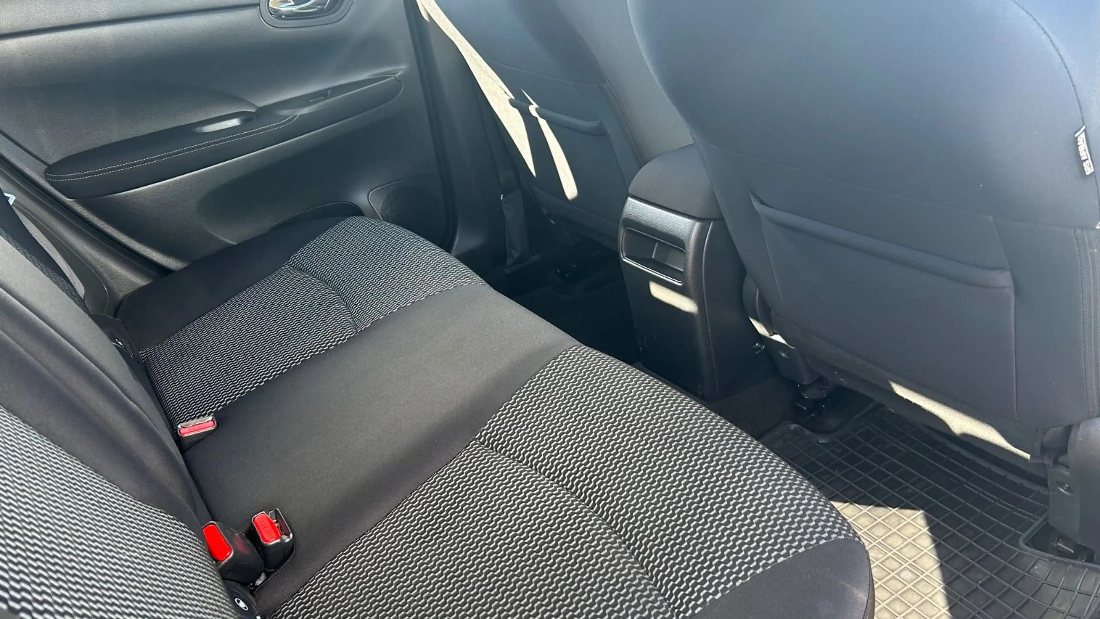 Nissan Pulsar Acenta — photo 9
